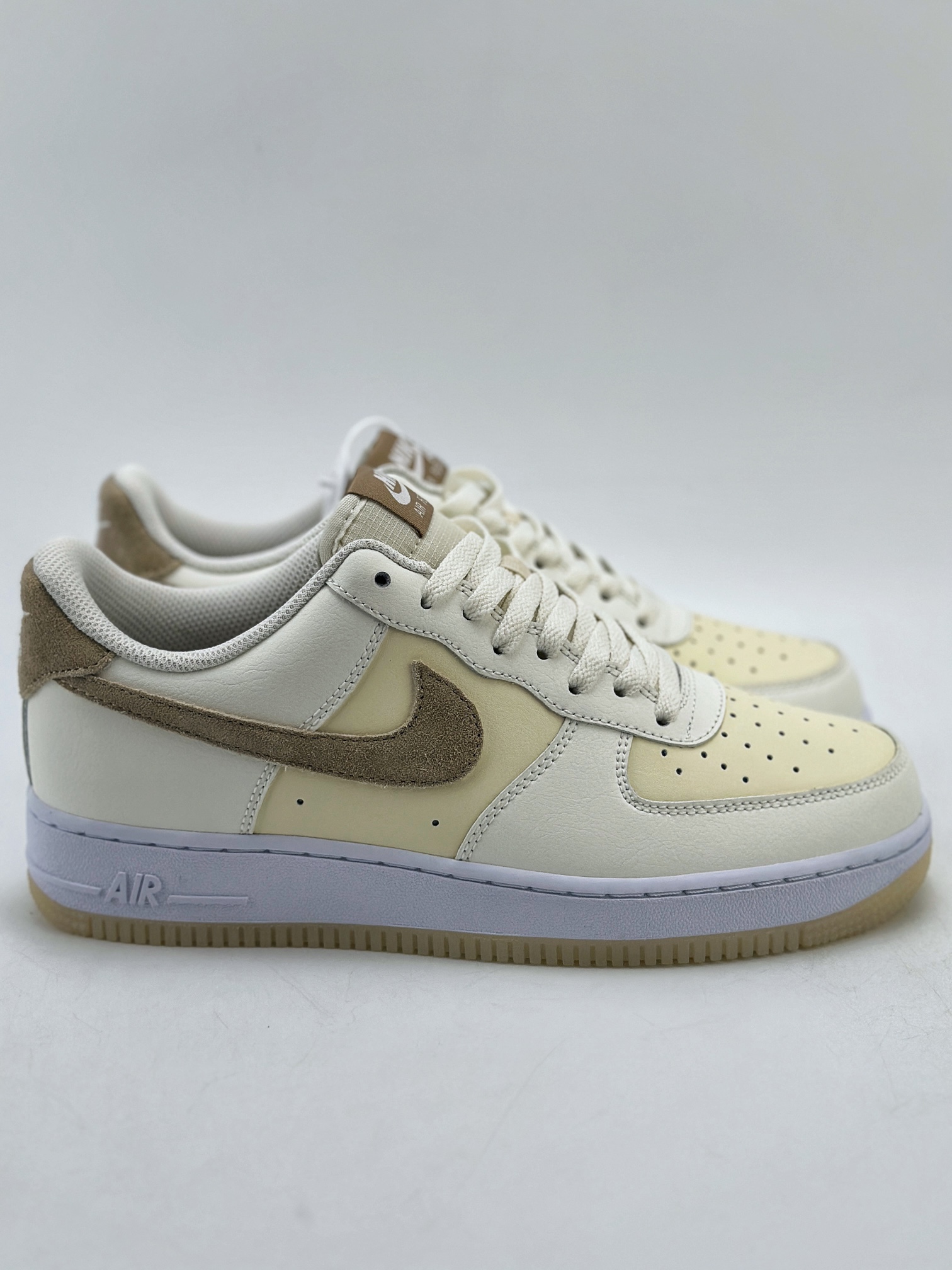 200 Nike Air Force 1 Low 07 米棕 FN5832-101