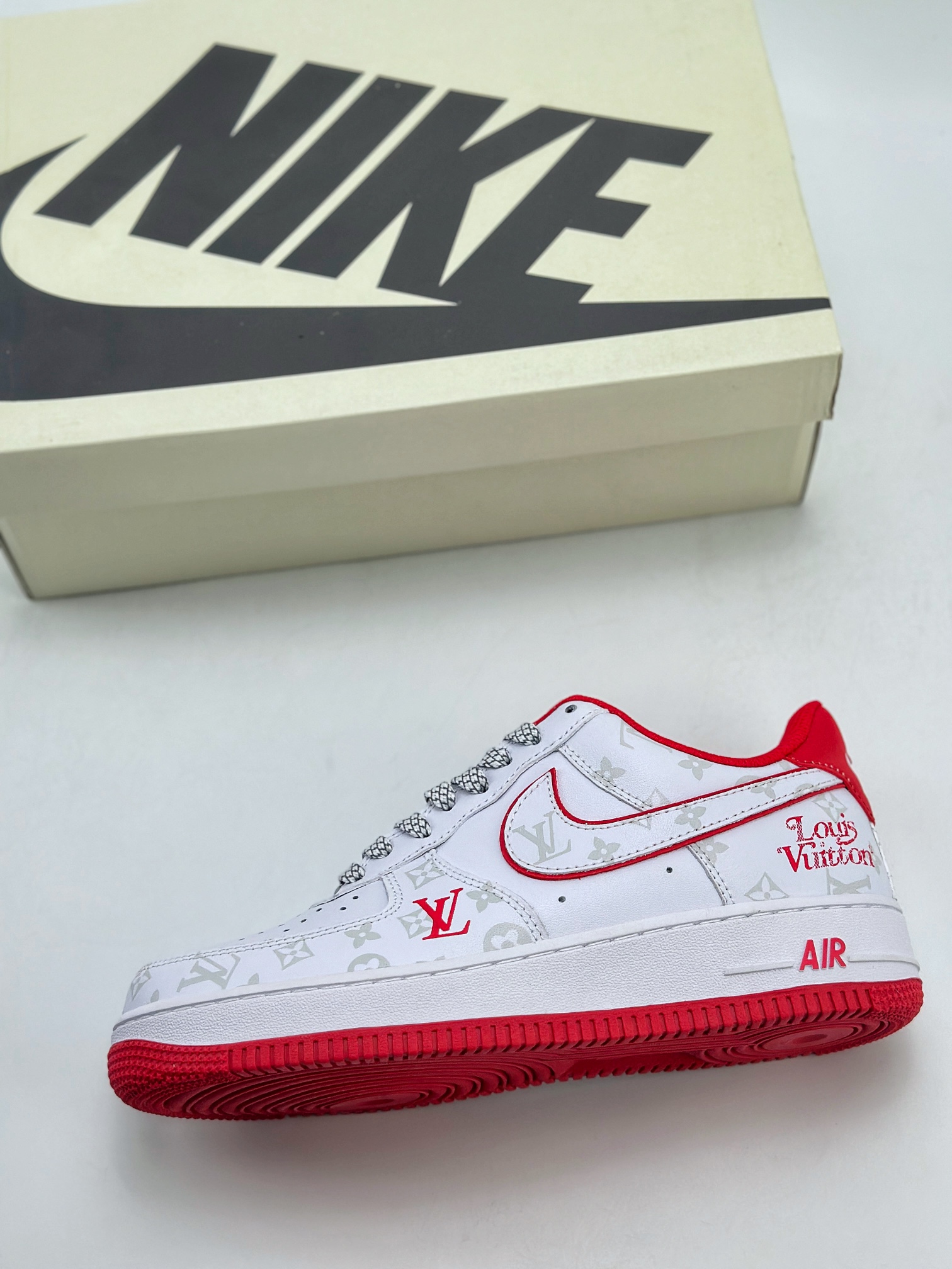 Nike Air Force 1 Low 07 x Louis Vuitton 白红印花 DR9868-100