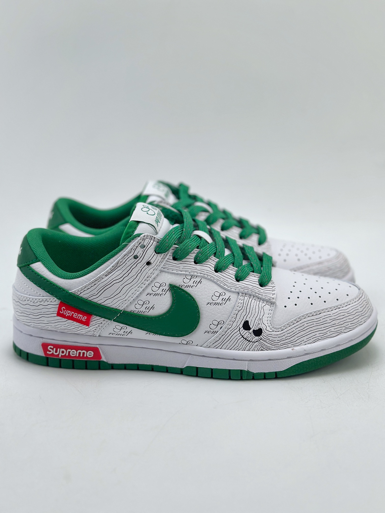 280 Nike SB Dunk Low x Supreme 白绿黑鬼脸 XD6188-033