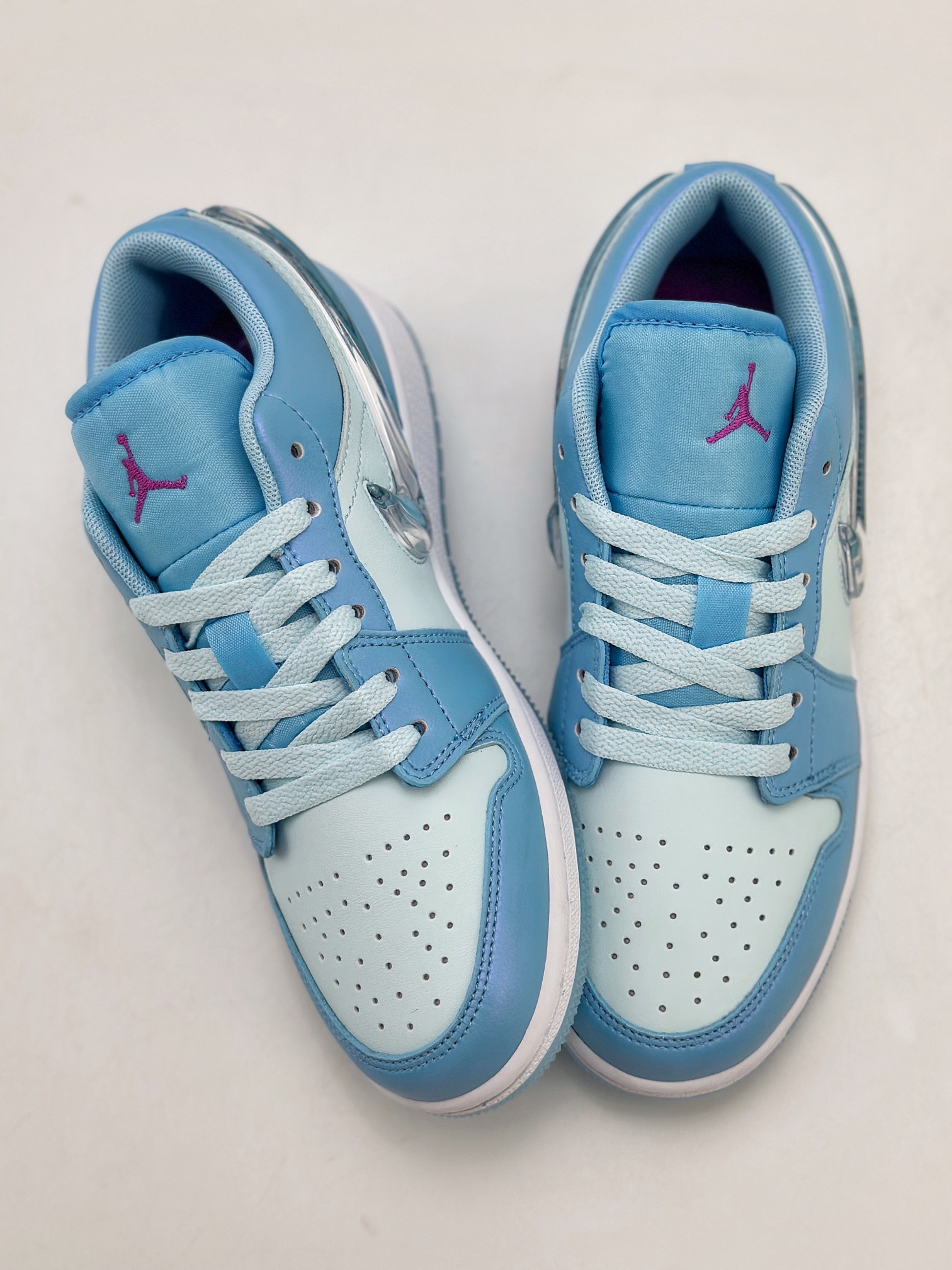 200 Air Jordan 1 Low SE 蓝色水晶钩 FN7366-400