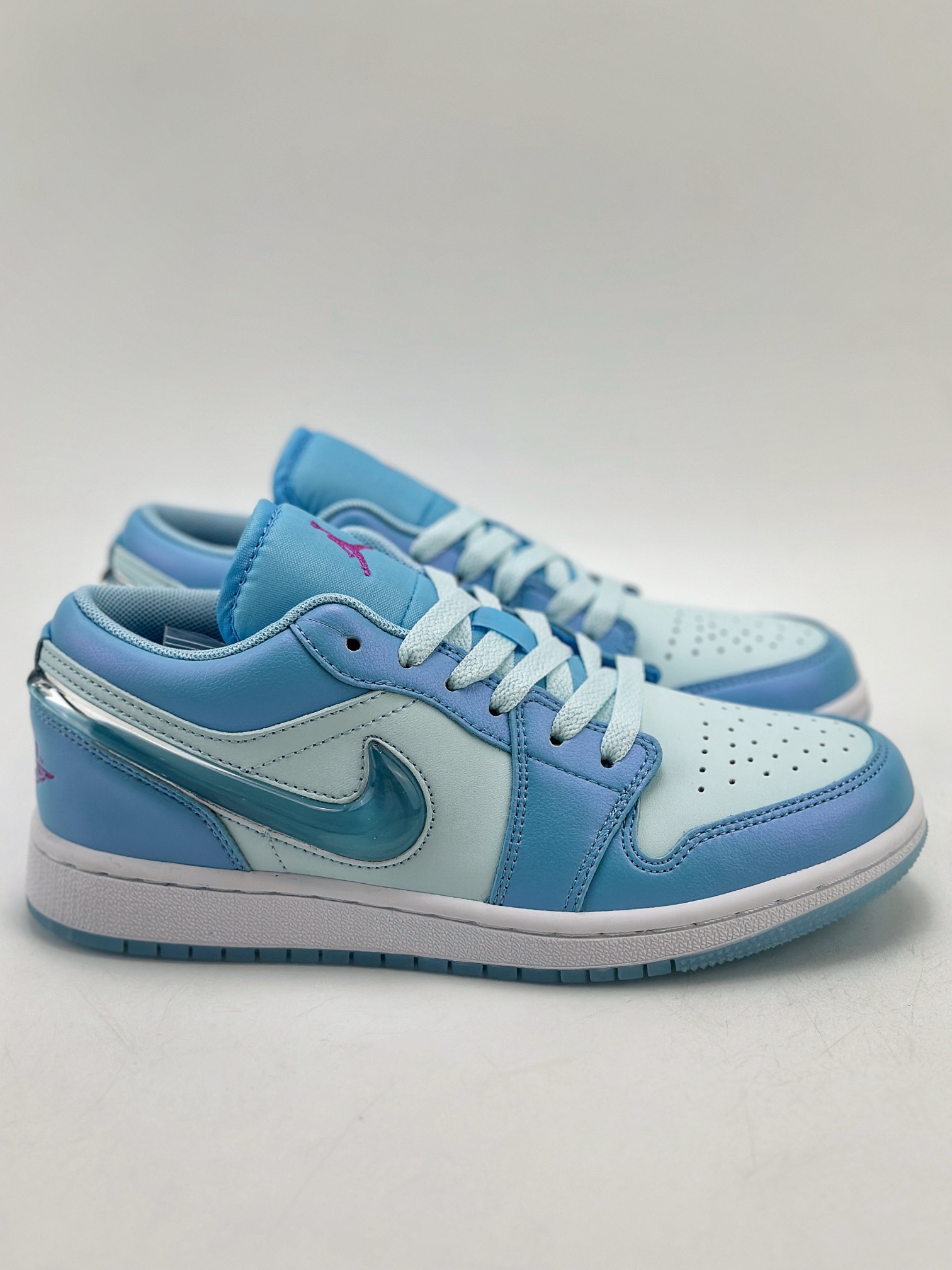 200 Air Jordan 1 Low SE 蓝色水晶钩 FN7366-400