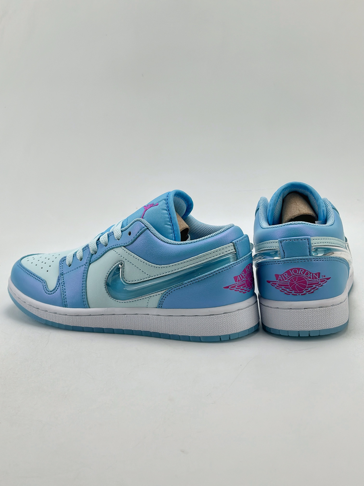 200 Air Jordan 1 Low SE 蓝色水晶钩 FN7366-400