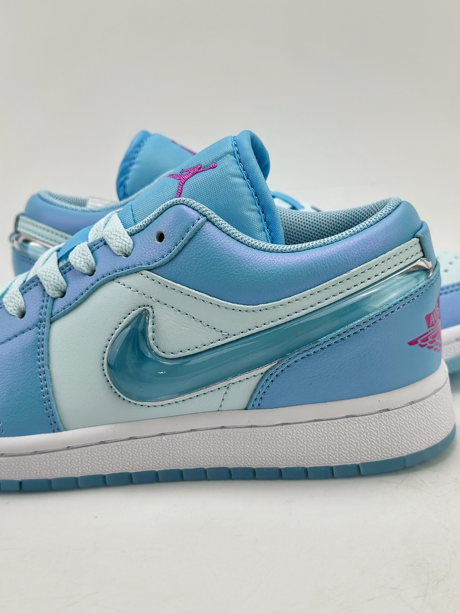 200 Air Jordan 1 Low SE 蓝色水晶钩 FN7366-400