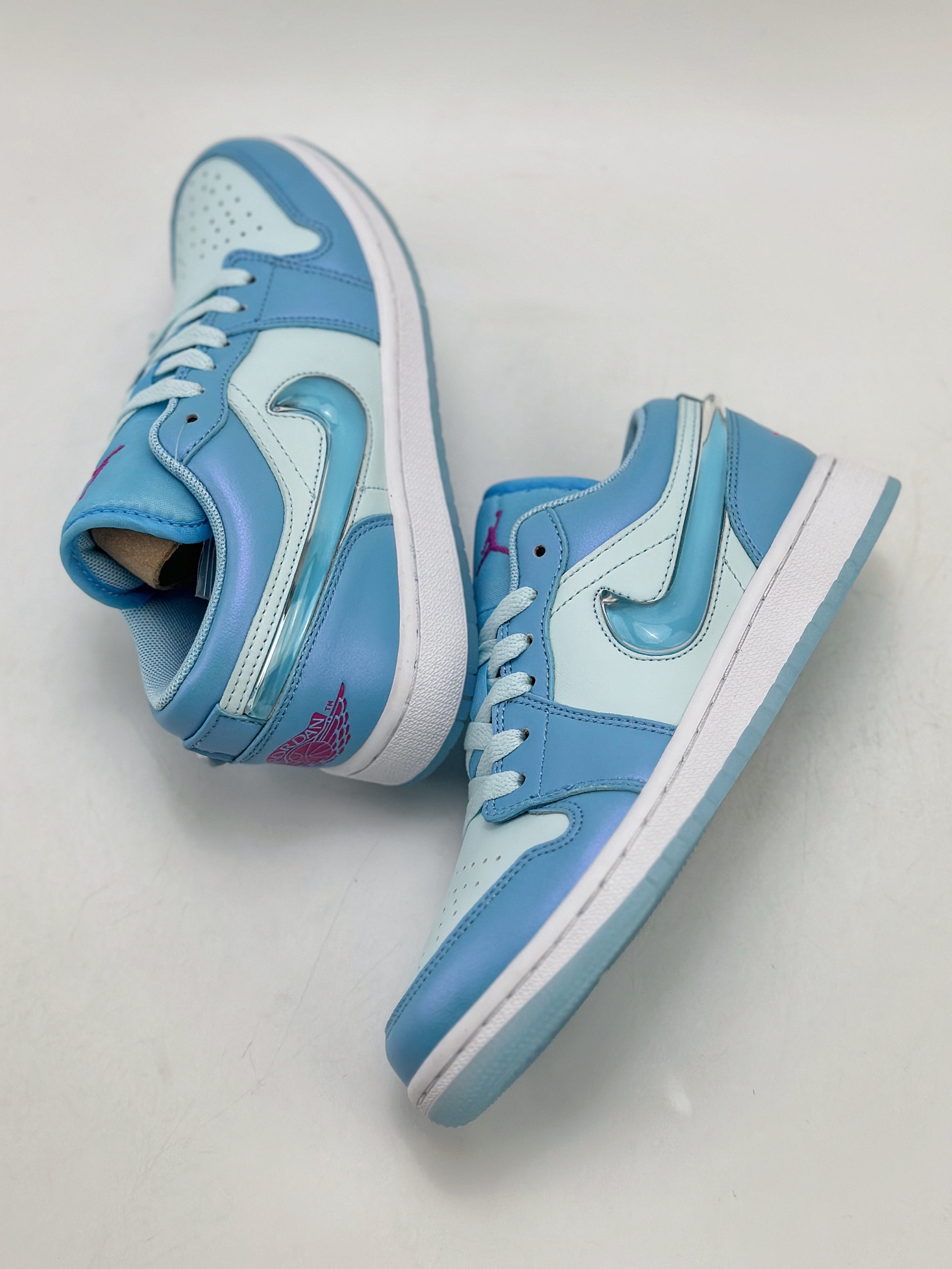 200 Air Jordan 1 Low SE 蓝色水晶钩 FN7366-400