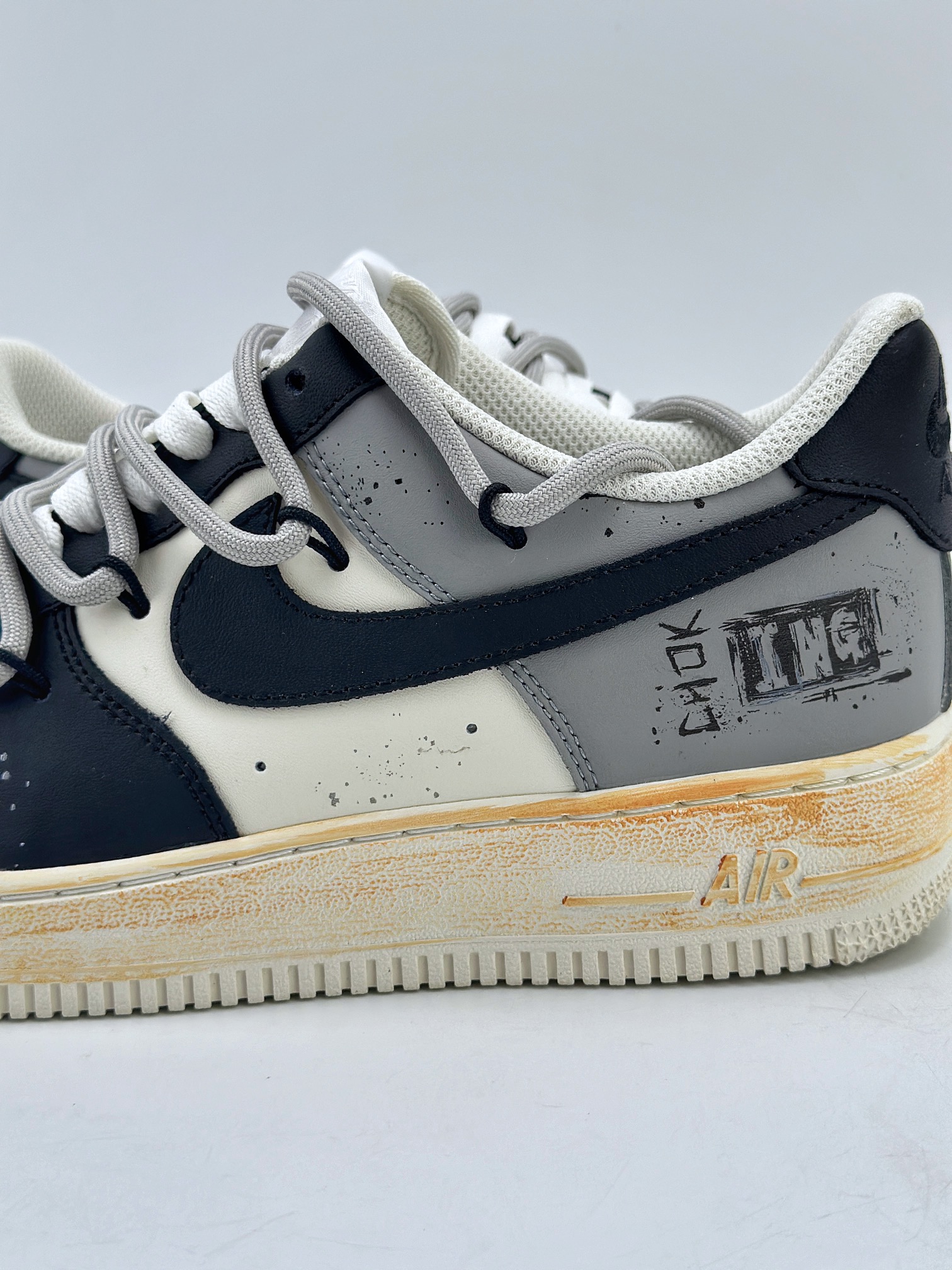 260 Nike Air Force 1 Low 07 811制造 无声缠绕 情绪 黑白灰 ZH0316-015