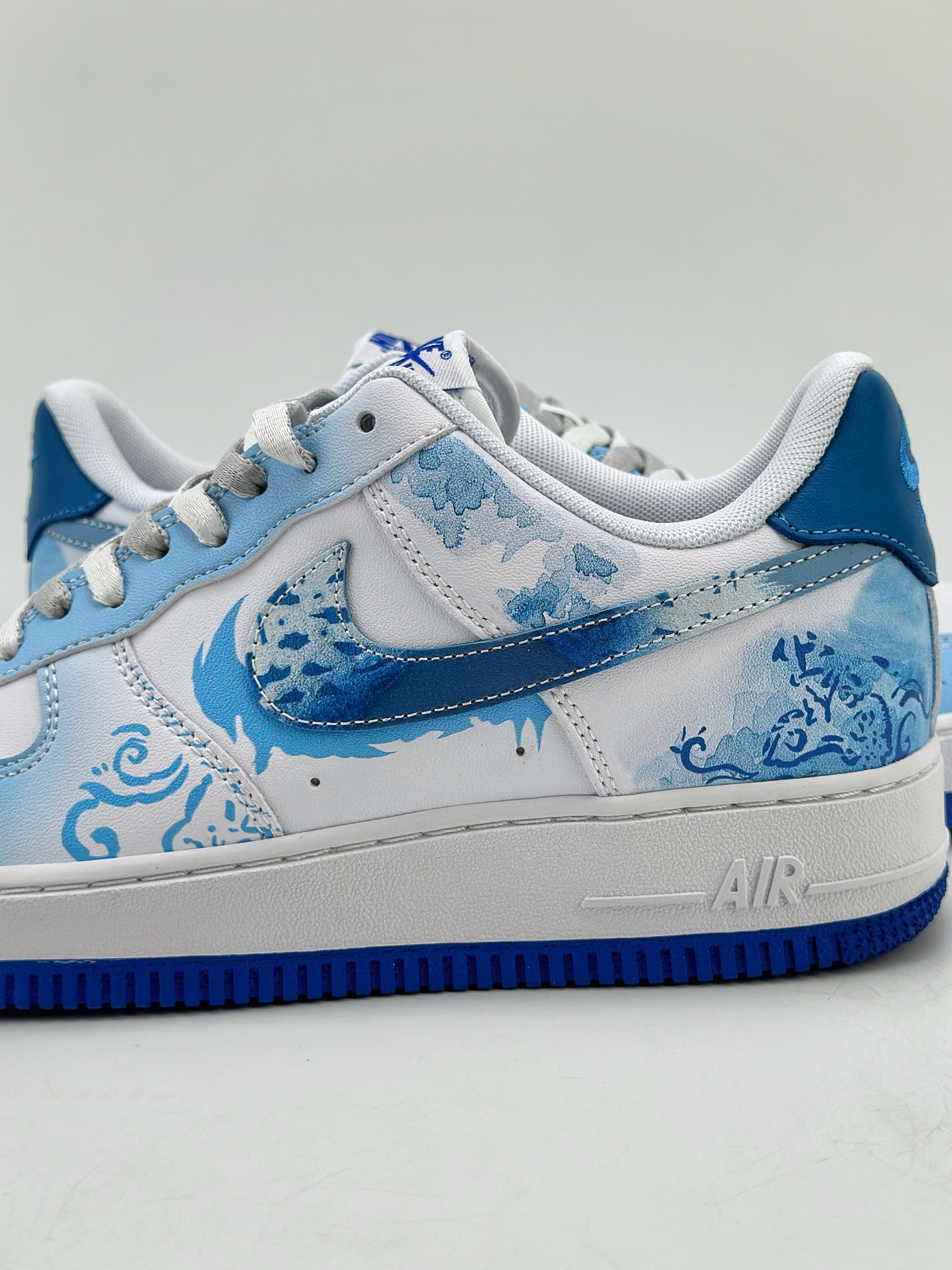 240 Nike Air Force 1 Low 07 龙年限定 龙之子 青花瓷蓝白 DV0813-104