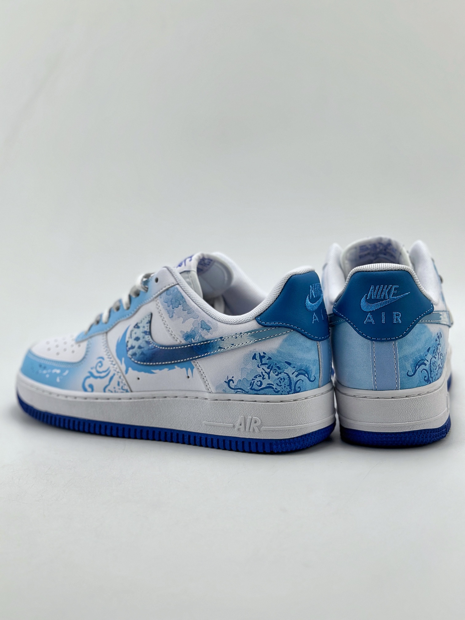 240 Nike Air Force 1 Low 07 龙年限定 龙之子 青花瓷蓝白 DV0813-104