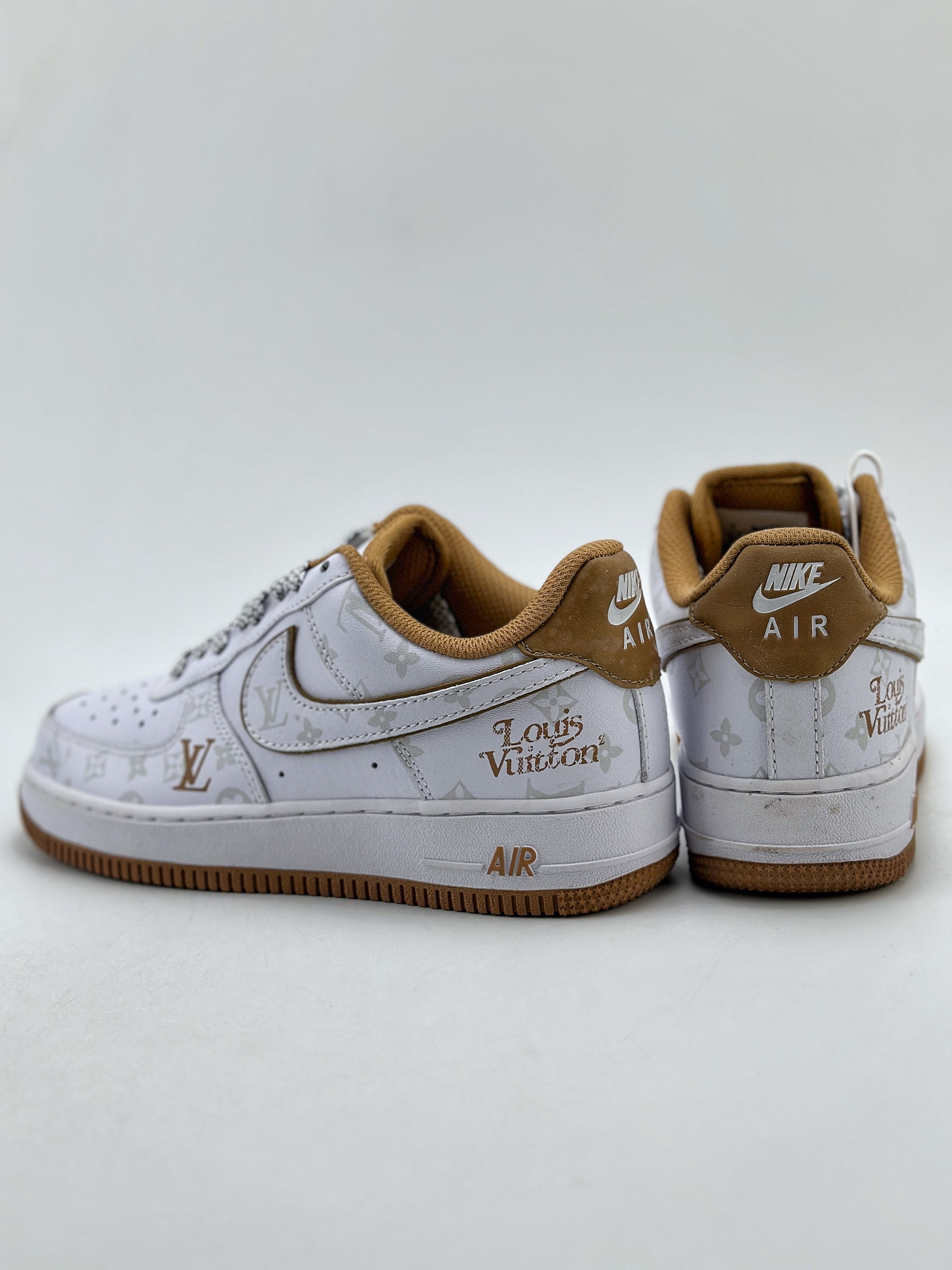 200 Nike Air Force 1 Low 07 x Louis Vuitton 白棕满天星 DR9868-300