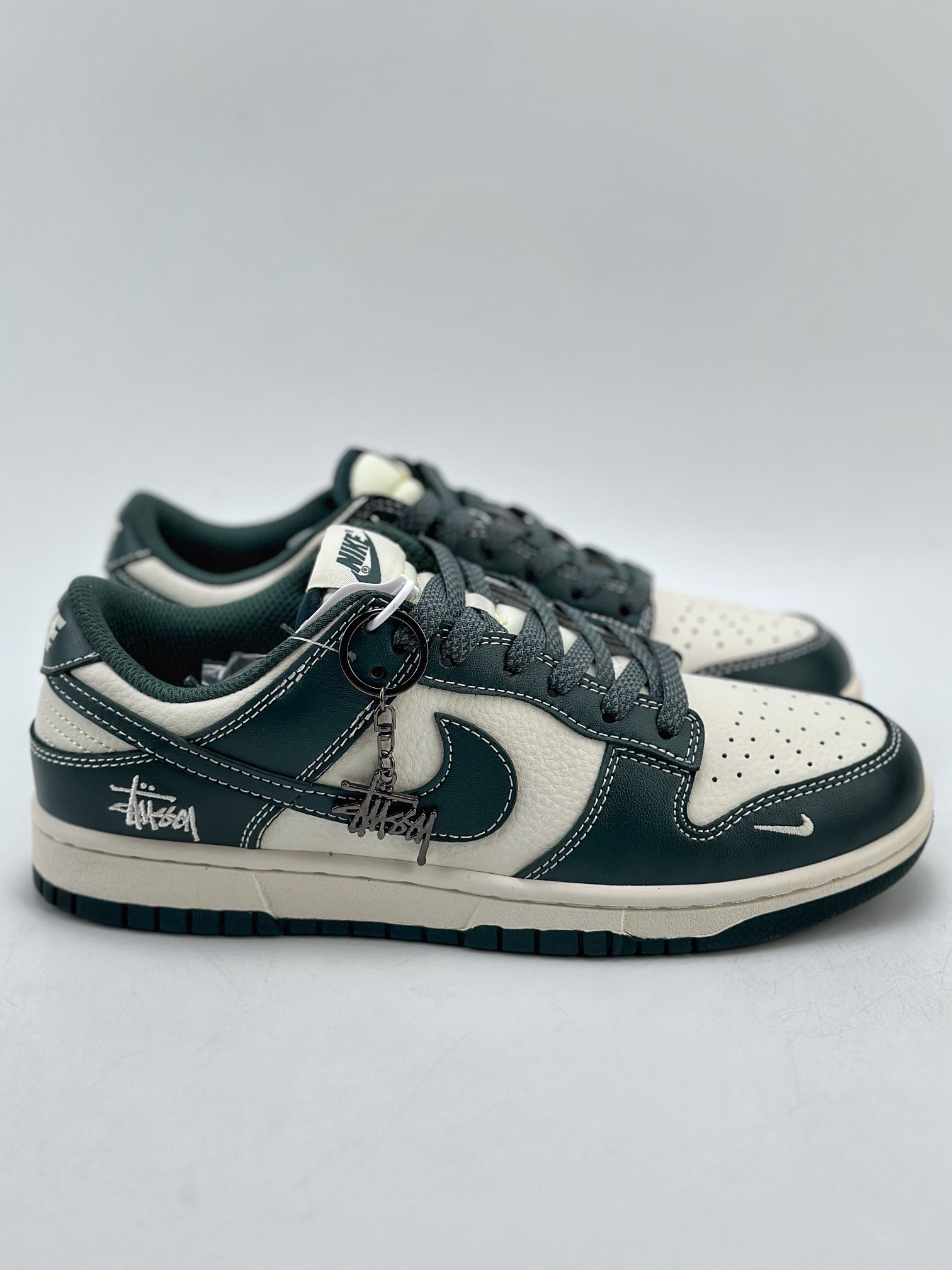 280 Nike SB Dunk Low x Stussy 斯图西白青 BB9898-003