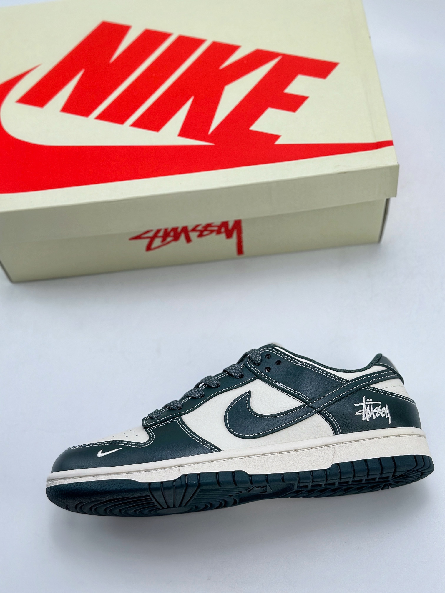 280 Nike SB Dunk Low x Stussy 斯图西白青 BB9898-003