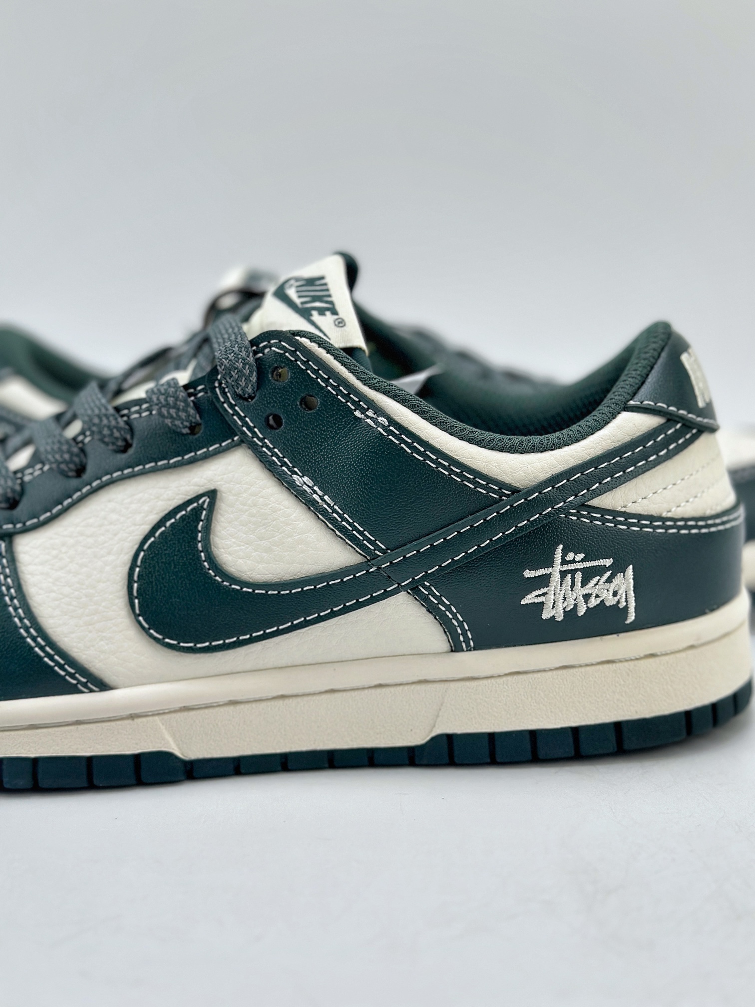 280 Nike SB Dunk Low x Stussy 斯图西白青 BB9898-003