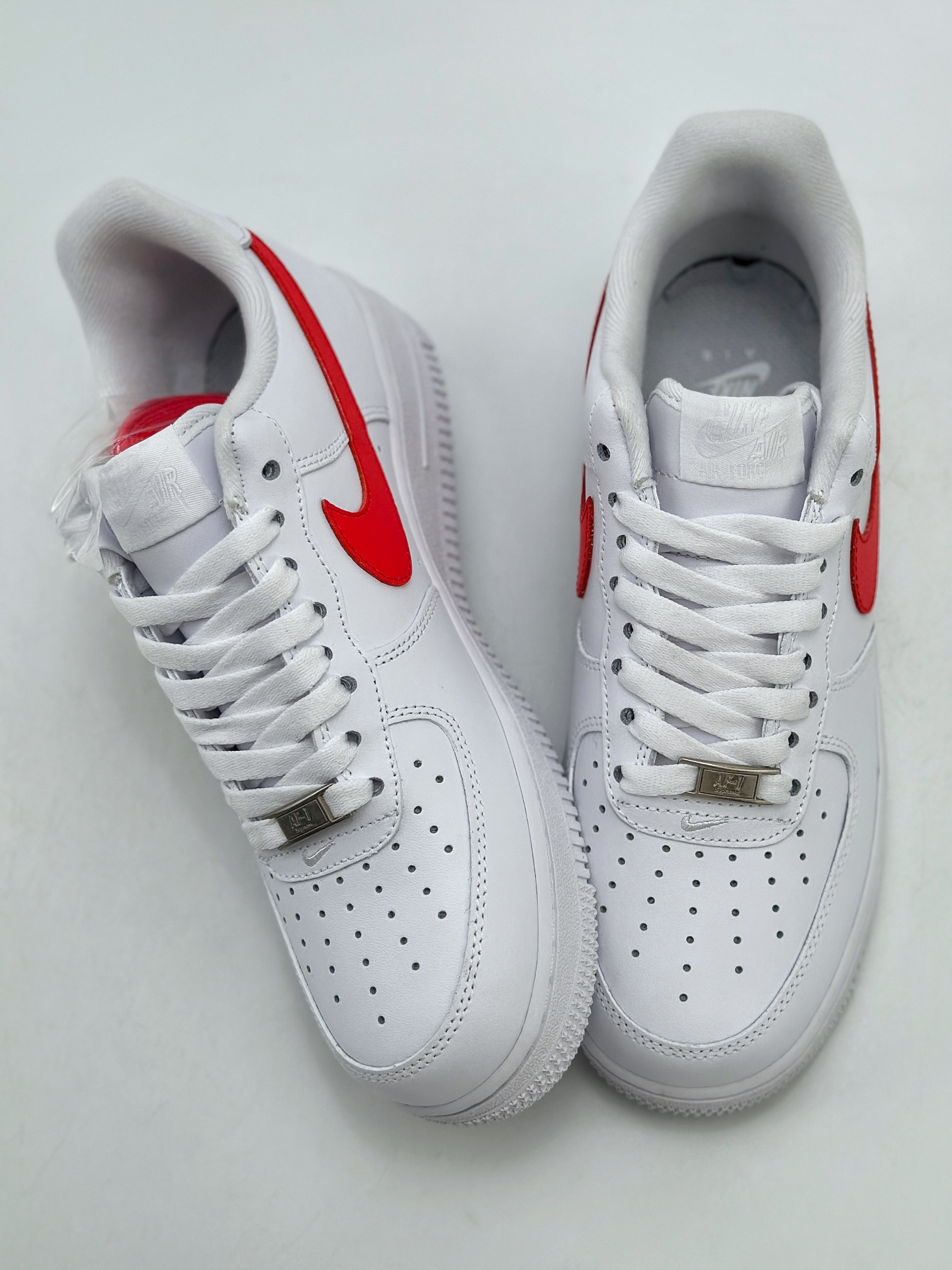 240 Nike Air Force 1 Low 07 x Supreme 白红 CU9225-101