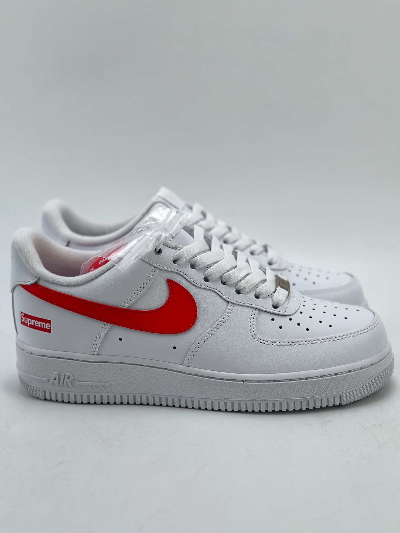 240 Nike Air Force 1 Low 07 x Supreme 白红 CU9225-101