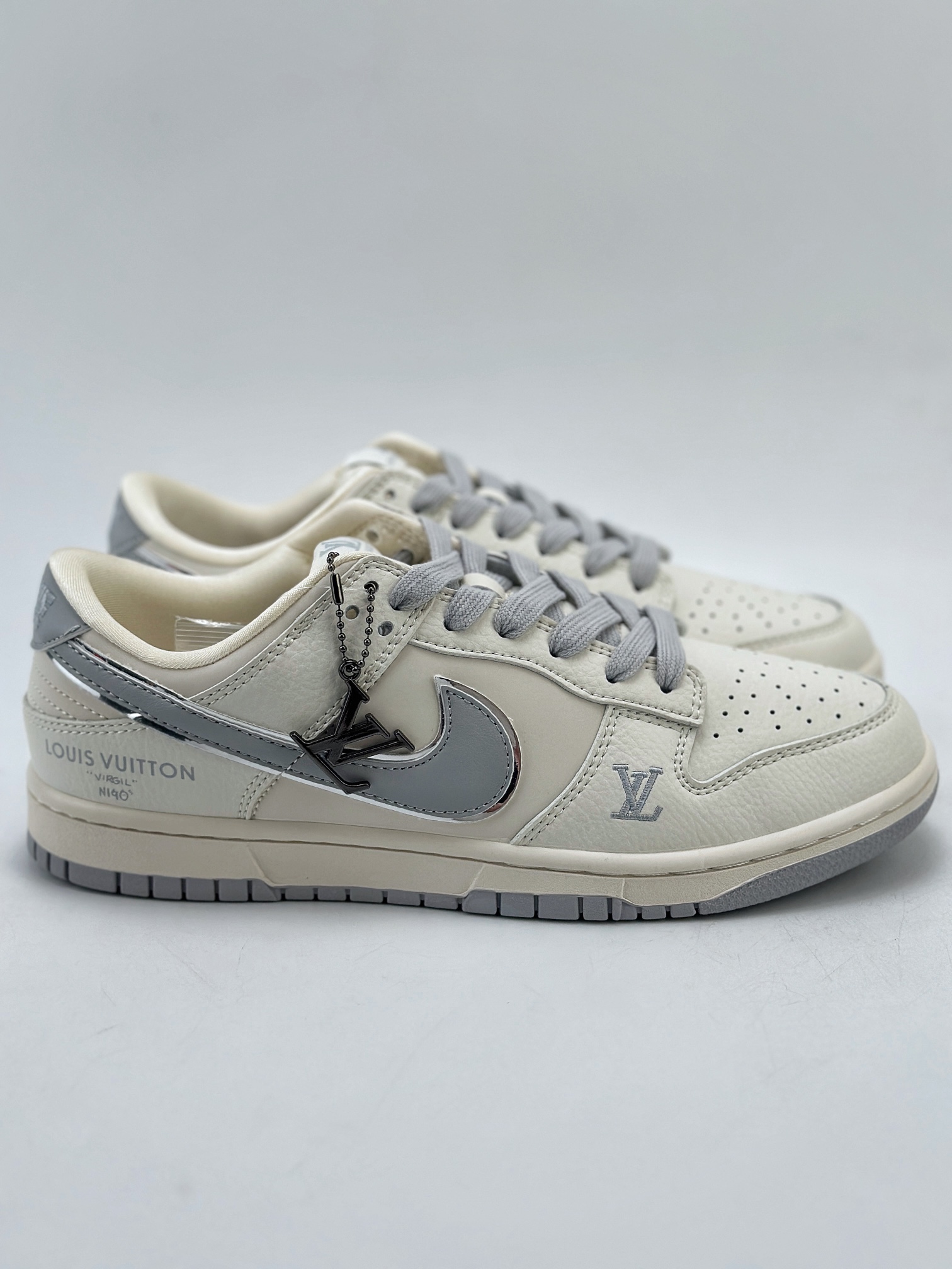 280 Nike SB Dunk Low x Louis Vuitton 白灰 DD1098-355