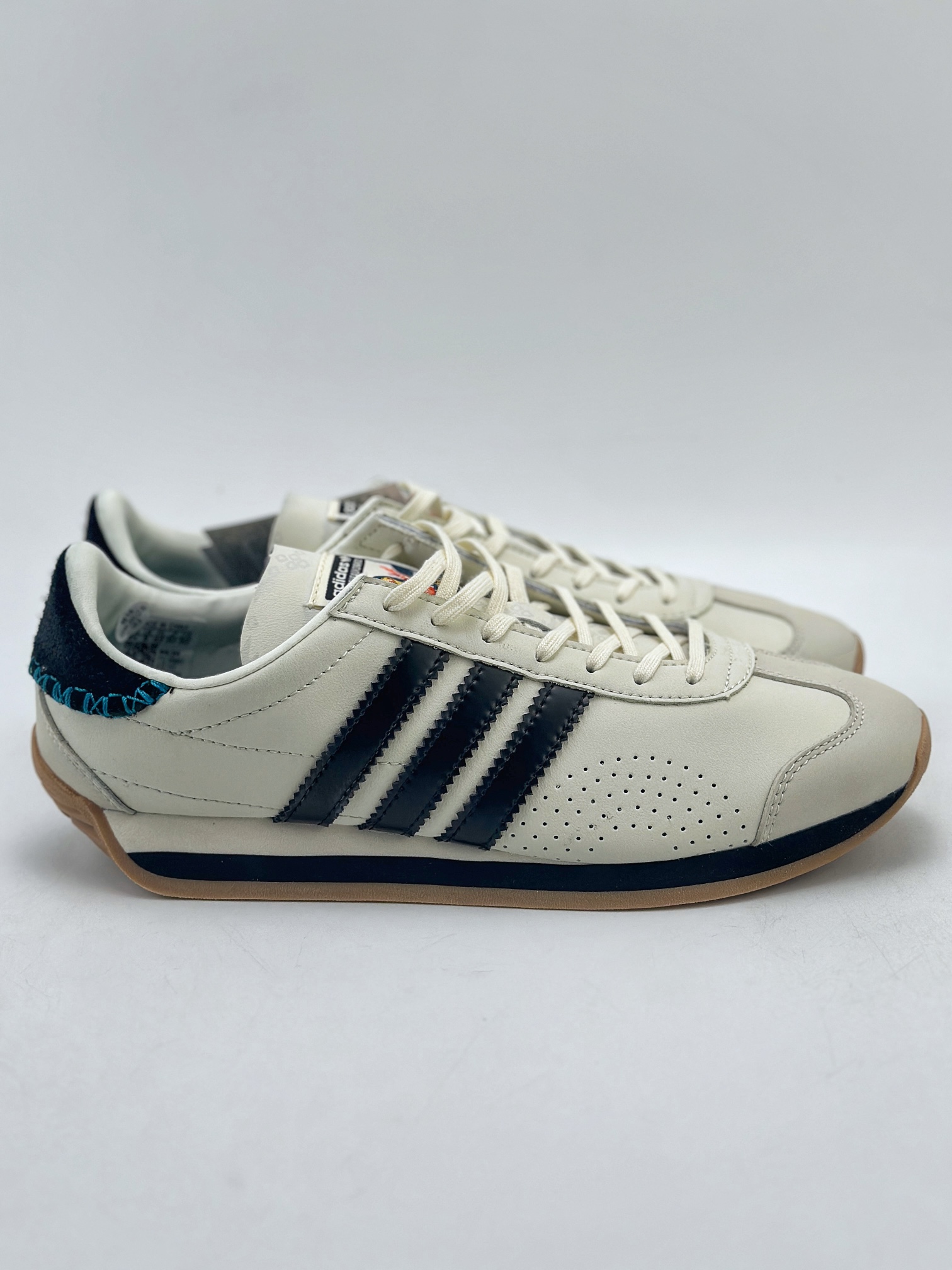 200 adidas originals COUNTRY OG 白黑色  ID1142