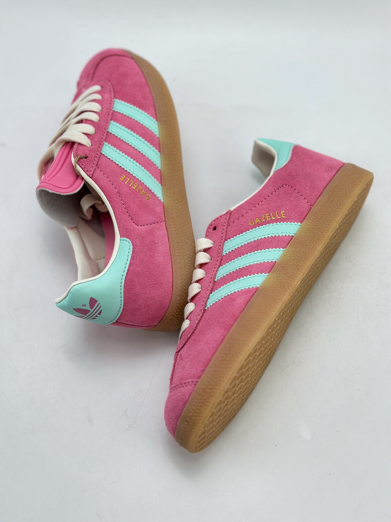 150 adidas Originals Gazelle INdoor 三叶草休闲防滑耐磨低帮板鞋  IH5015