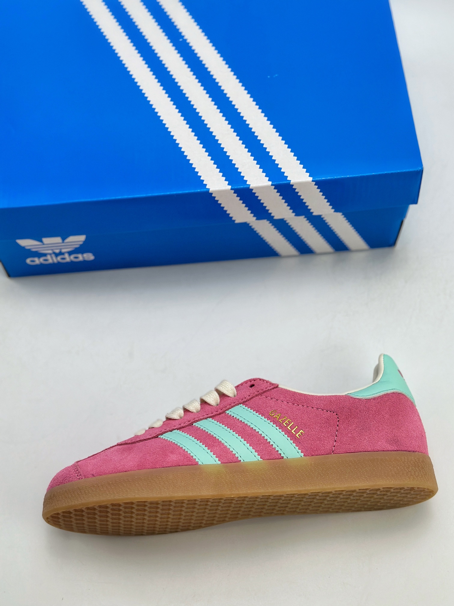 150 adidas Originals Gazelle INdoor 三叶草休闲防滑耐磨低帮板鞋  IH5015