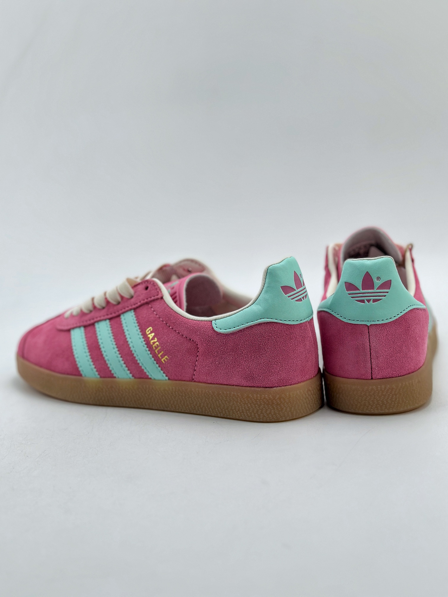 150 adidas Originals Gazelle INdoor 三叶草休闲防滑耐磨低帮板鞋  IH5015