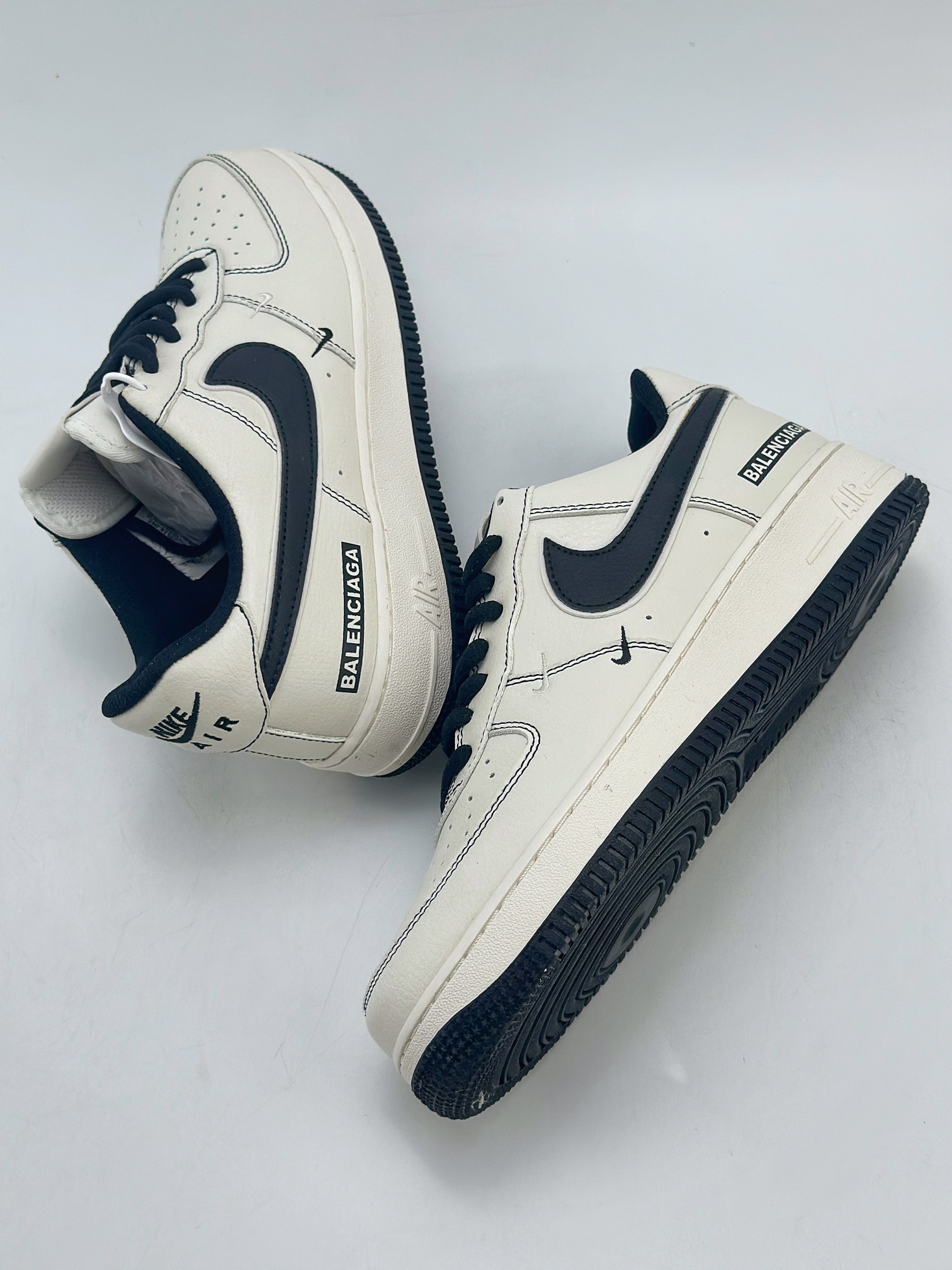 240 Nike Air Force 1 Low 07 x Balenciaga 米白黑三钩 FR0538-090