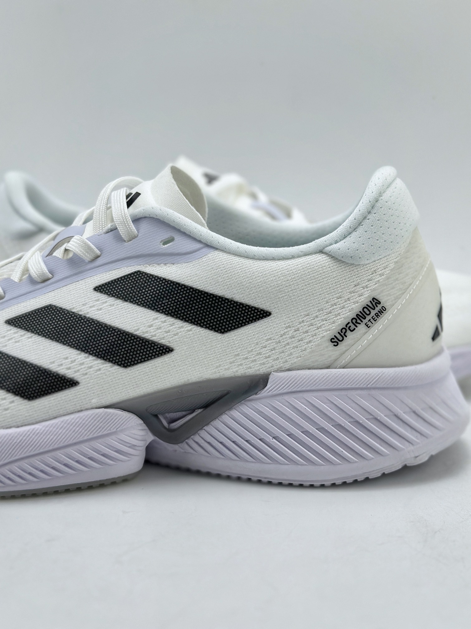 170 Adidas Supernova Eterno 超星动永动系列阿迪达斯低帮轻量透气休闲运动慢跑鞋 IH0439