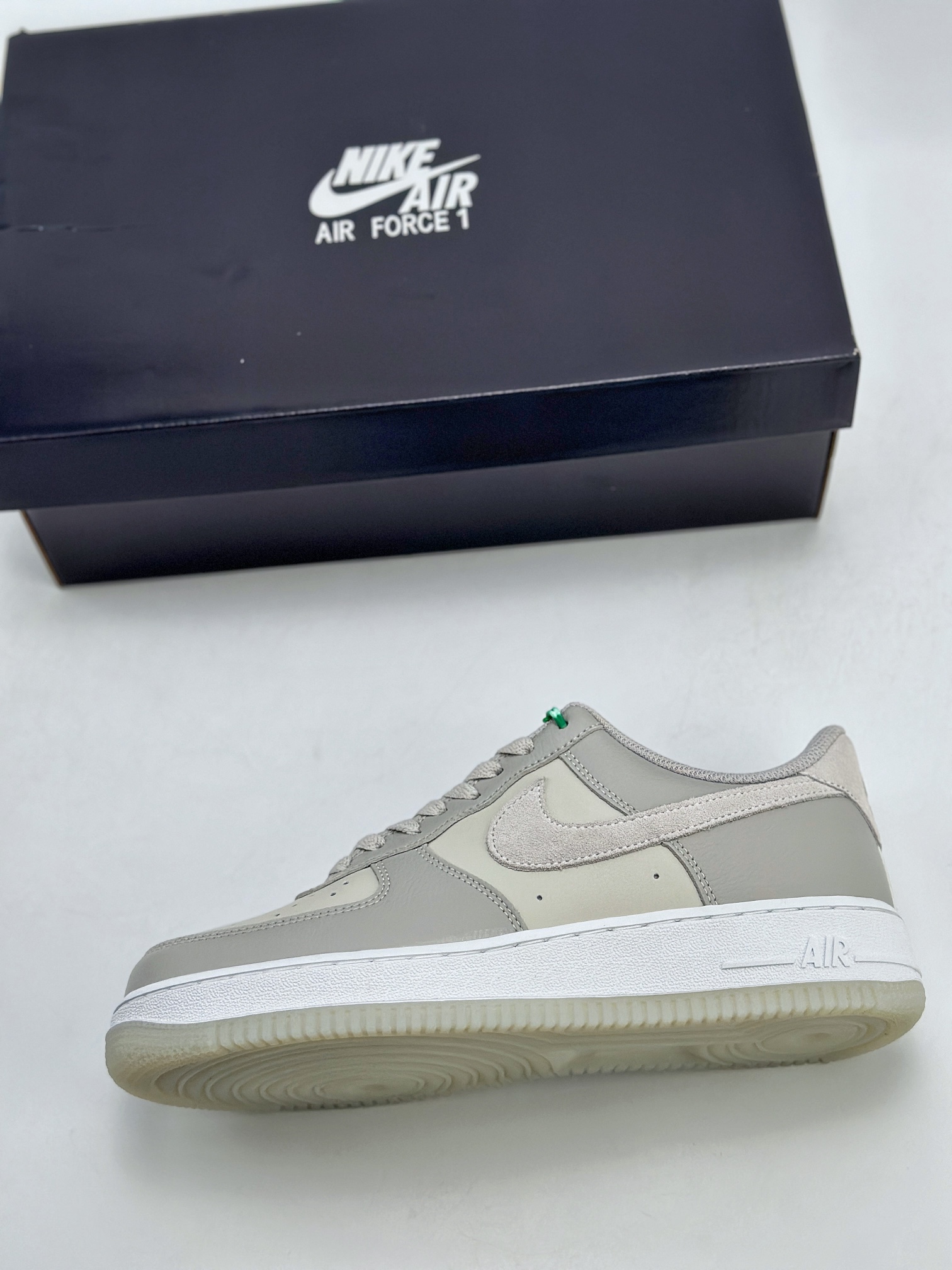 200 Nike Air Force 1 Low 07 米灰 FN5832-001