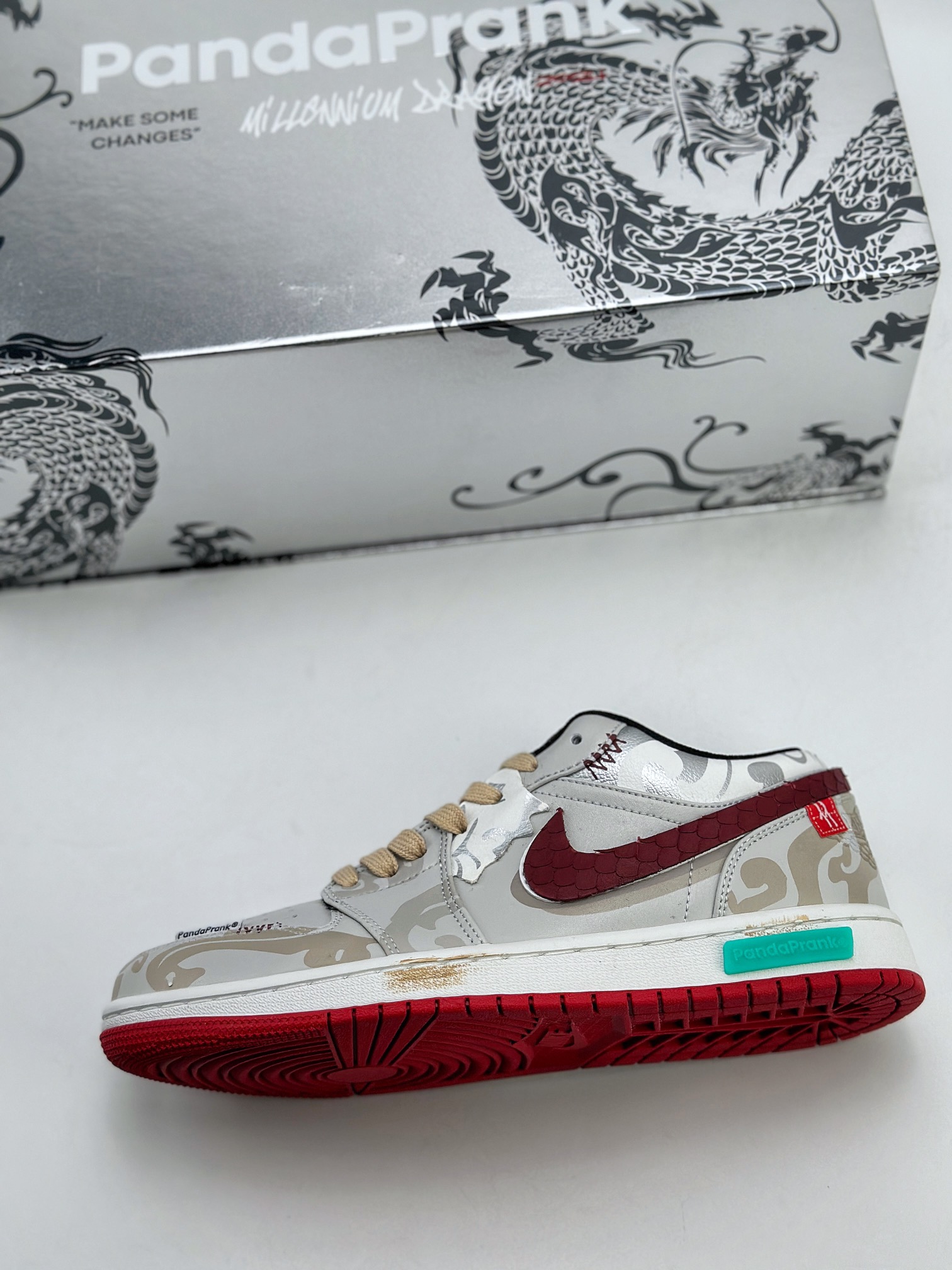 280 Air Jordan 1 Low 熊猫恶作剧 CNY 龙年限定 553558-066