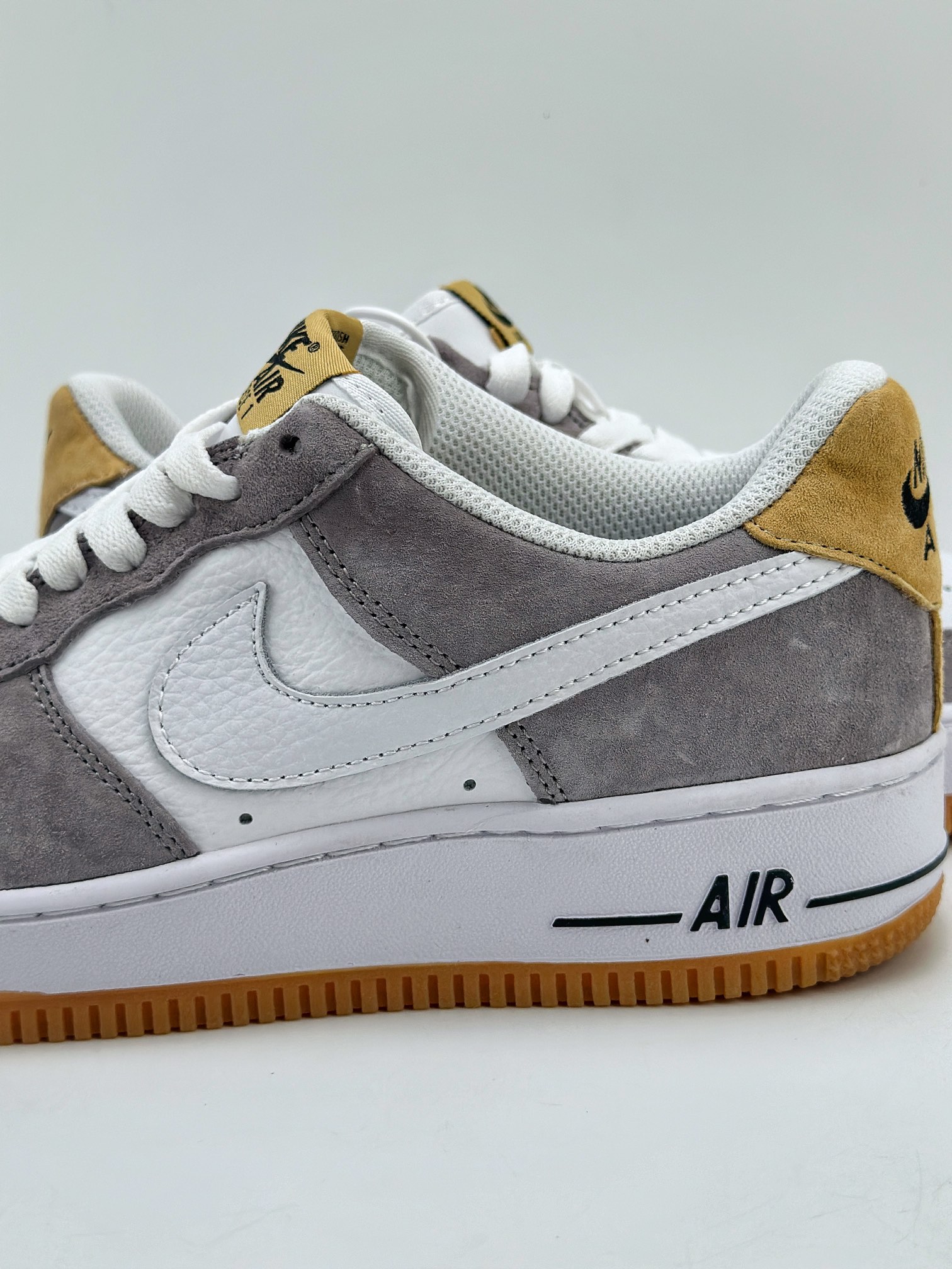 200 Nike Air Force 1 Low 07 白灰黄生胶 DE0099-005