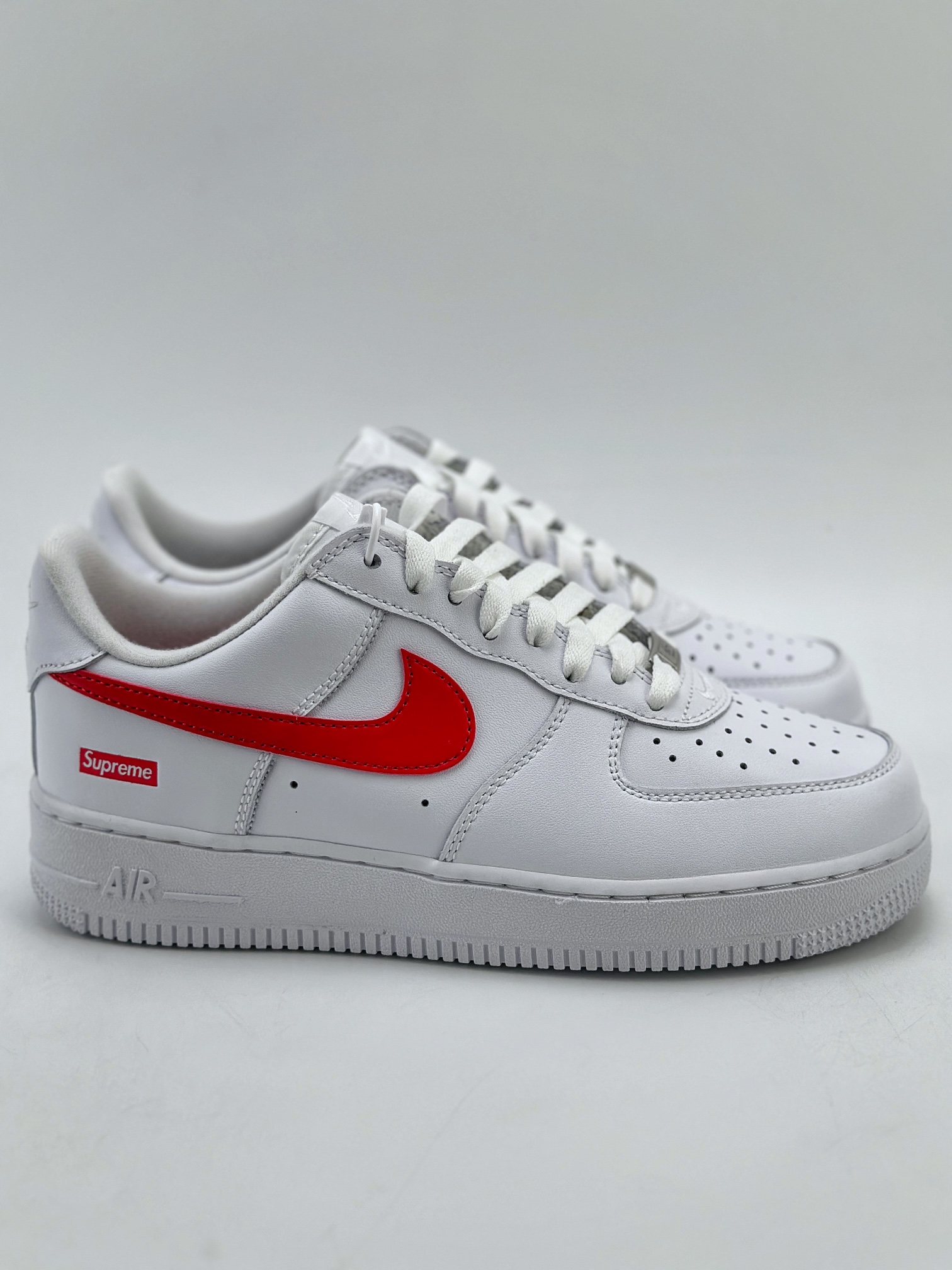 200 Nike Air Force 1 Low 07 x Supreme 白红 CU9225-101