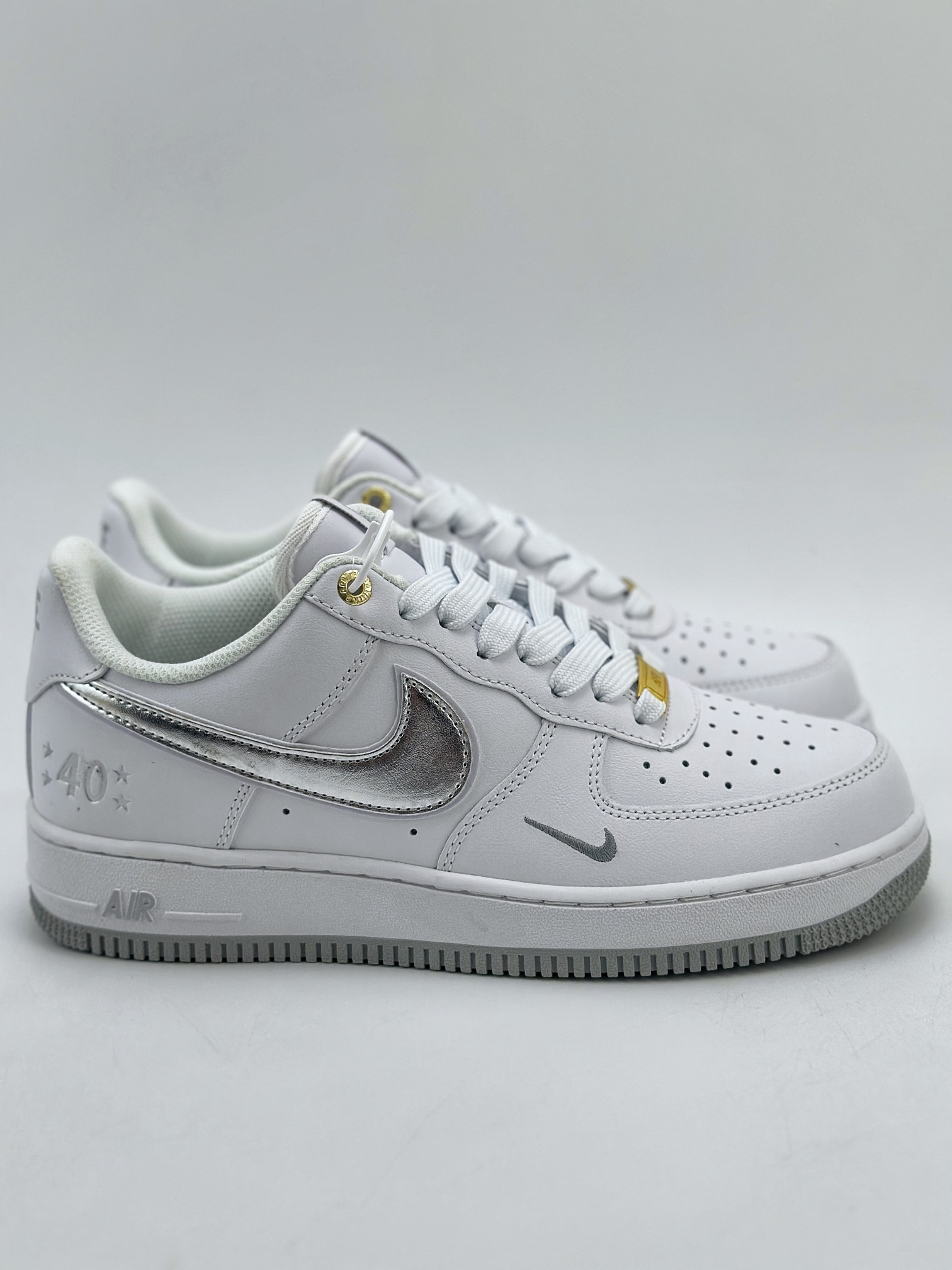 200 Nike Air Force 1 Low 07 40周年白银 XP9688-760