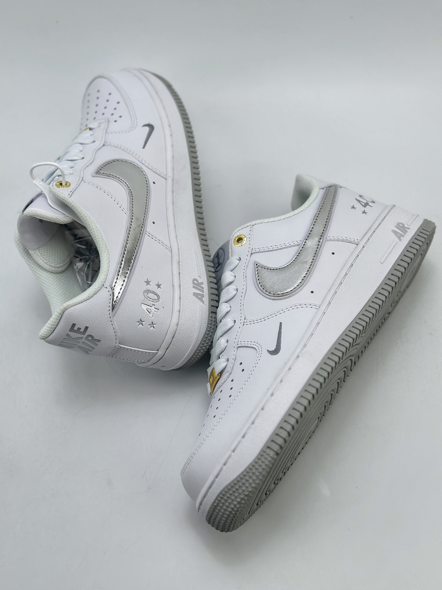 200 Nike Air Force 1 Low 07 40周年白银 XP9688-760