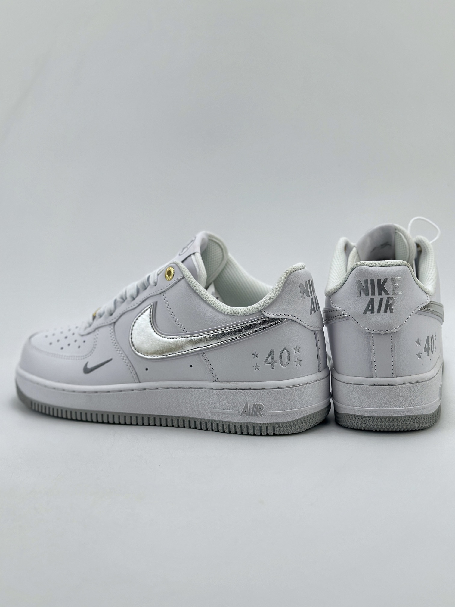 200 Nike Air Force 1 Low 07 40周年白银 XP9688-760