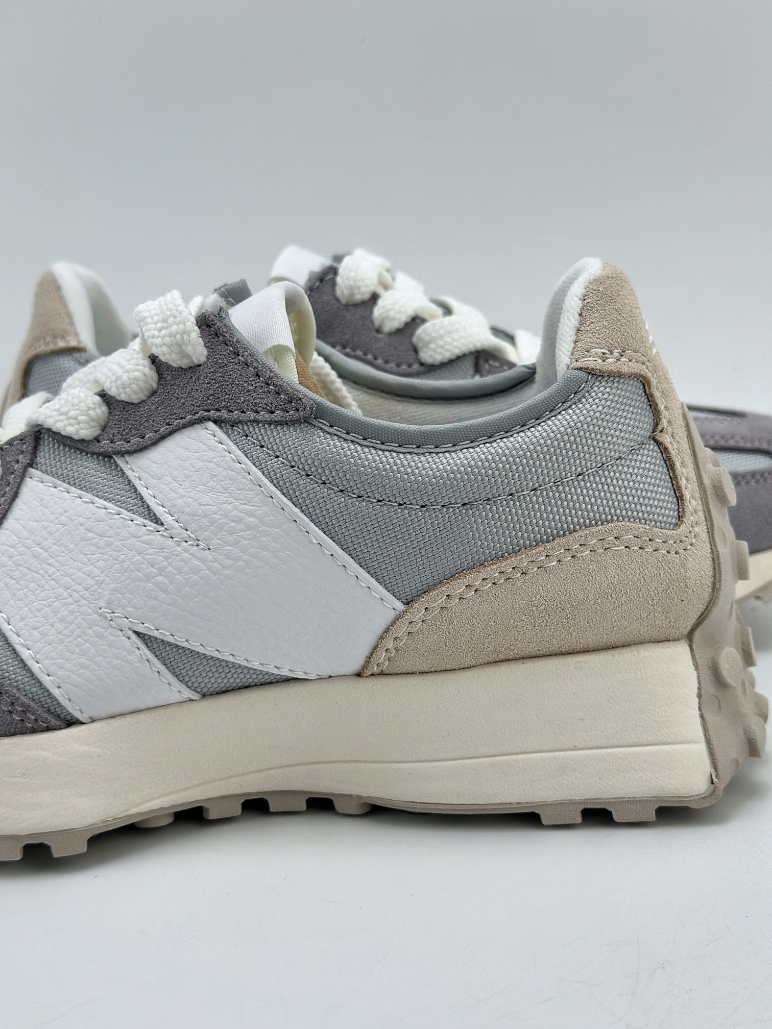 150 New Balance MS327系列 复古休闲运动慢跑鞋  U327FF