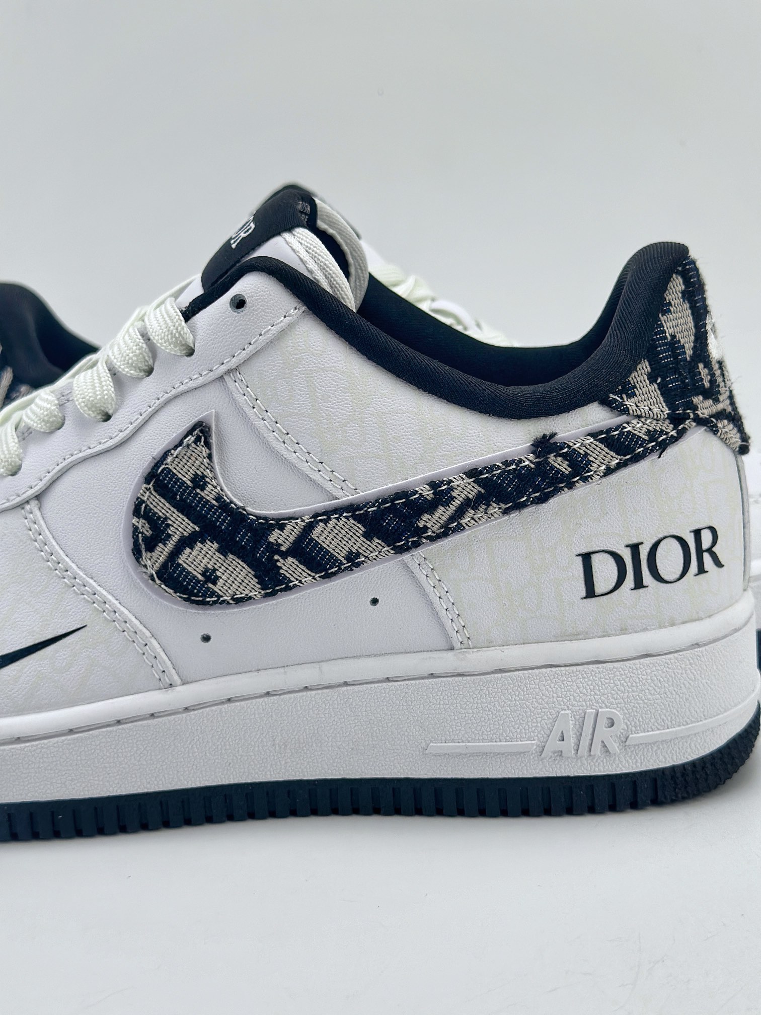 200 Nike Air Force 1 Low 07 x DIOR 白黑 DR6239-837