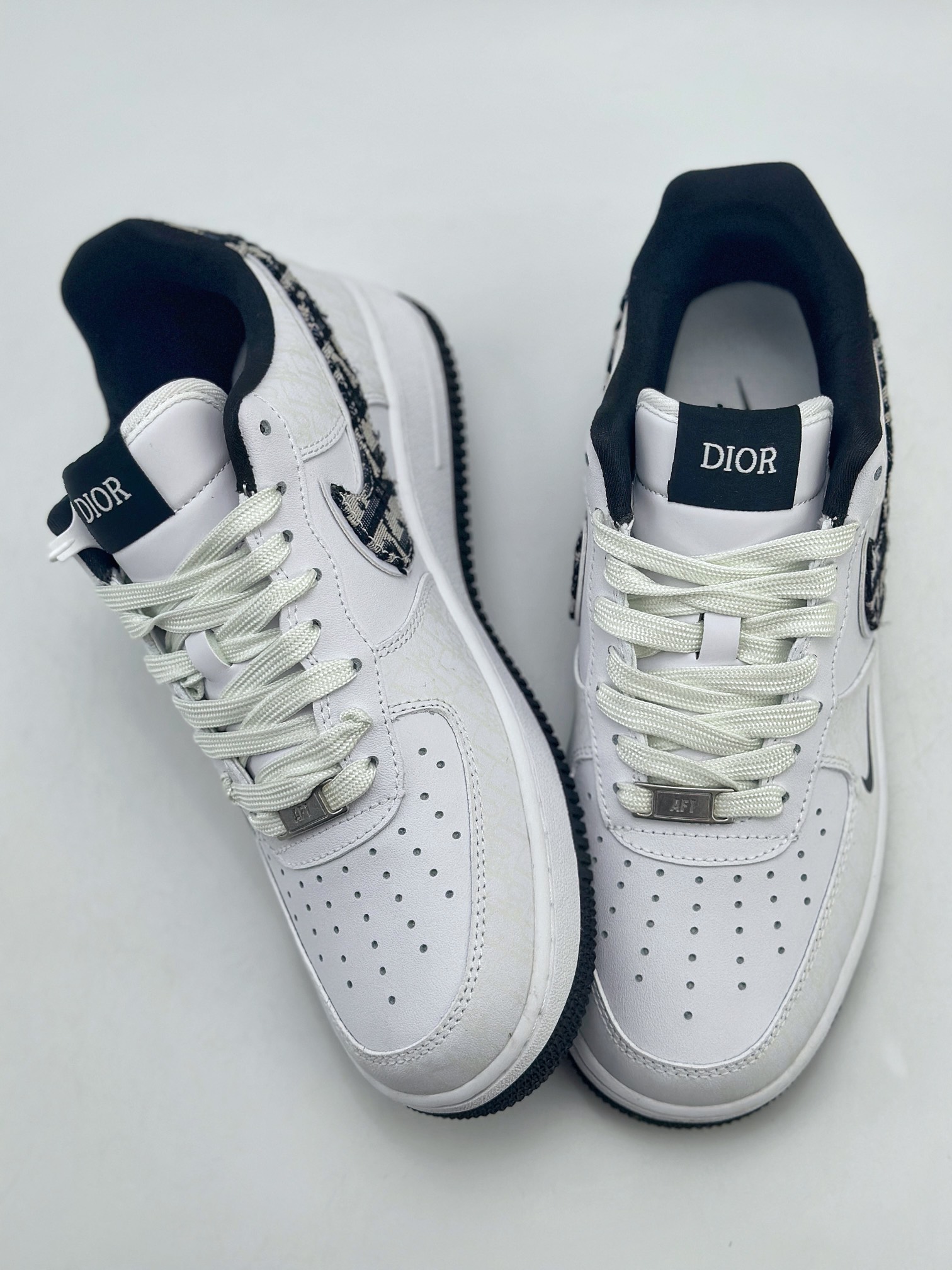 200 Nike Air Force 1 Low 07 x DIOR 白黑 DR6239-837