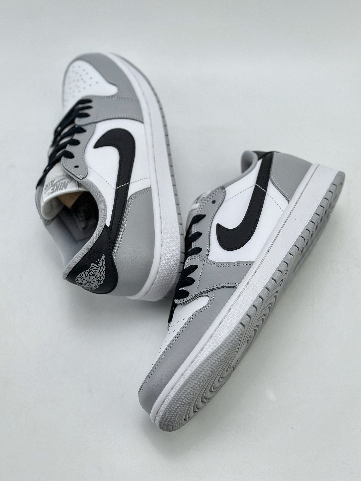 200 Air Jordan 1 Retro Low OG "Brons" 白灰 CZ0790-110