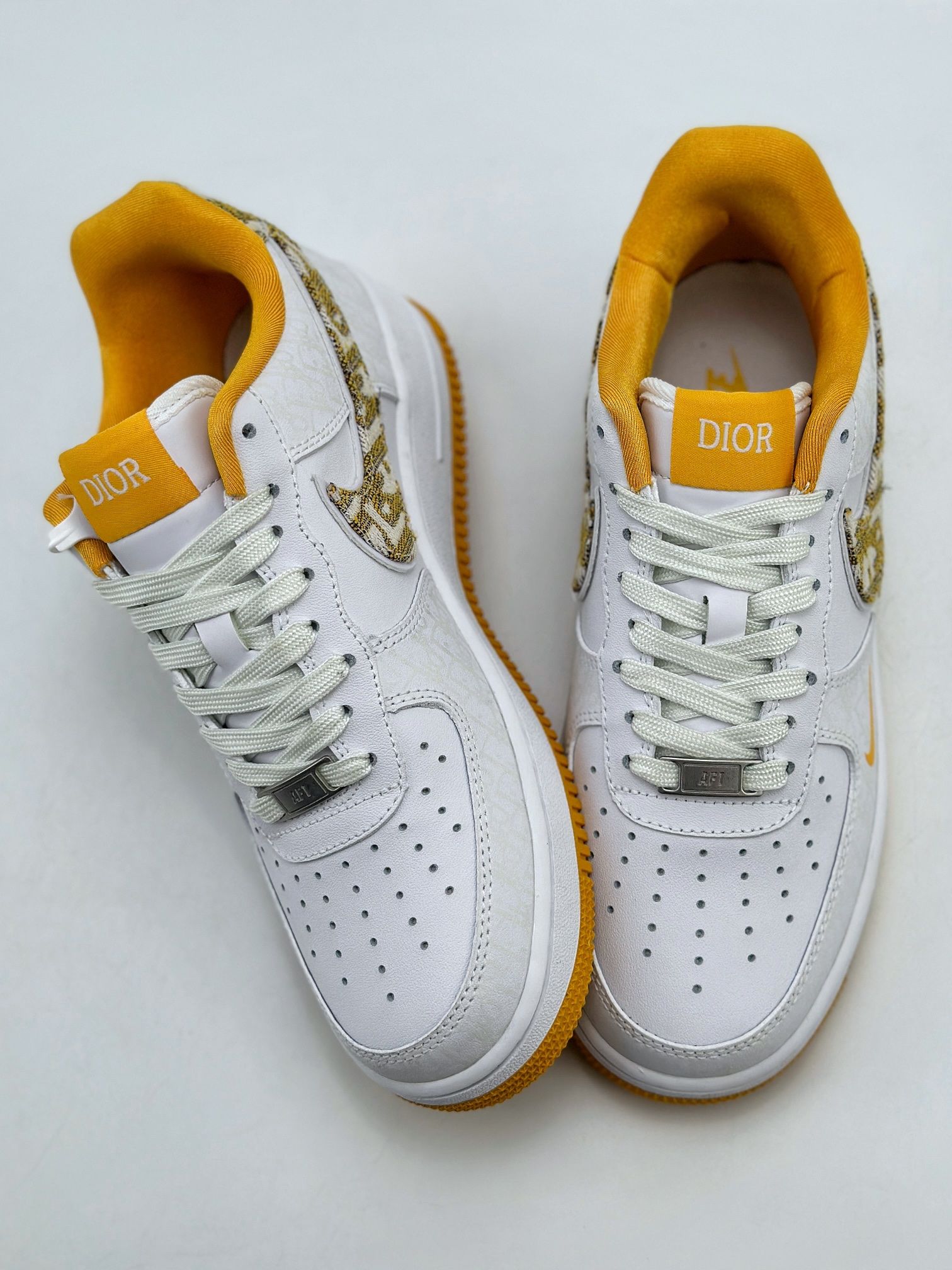 200 Nike Air Force 1 Low 07 x DIOR 白黄 DR6239-838