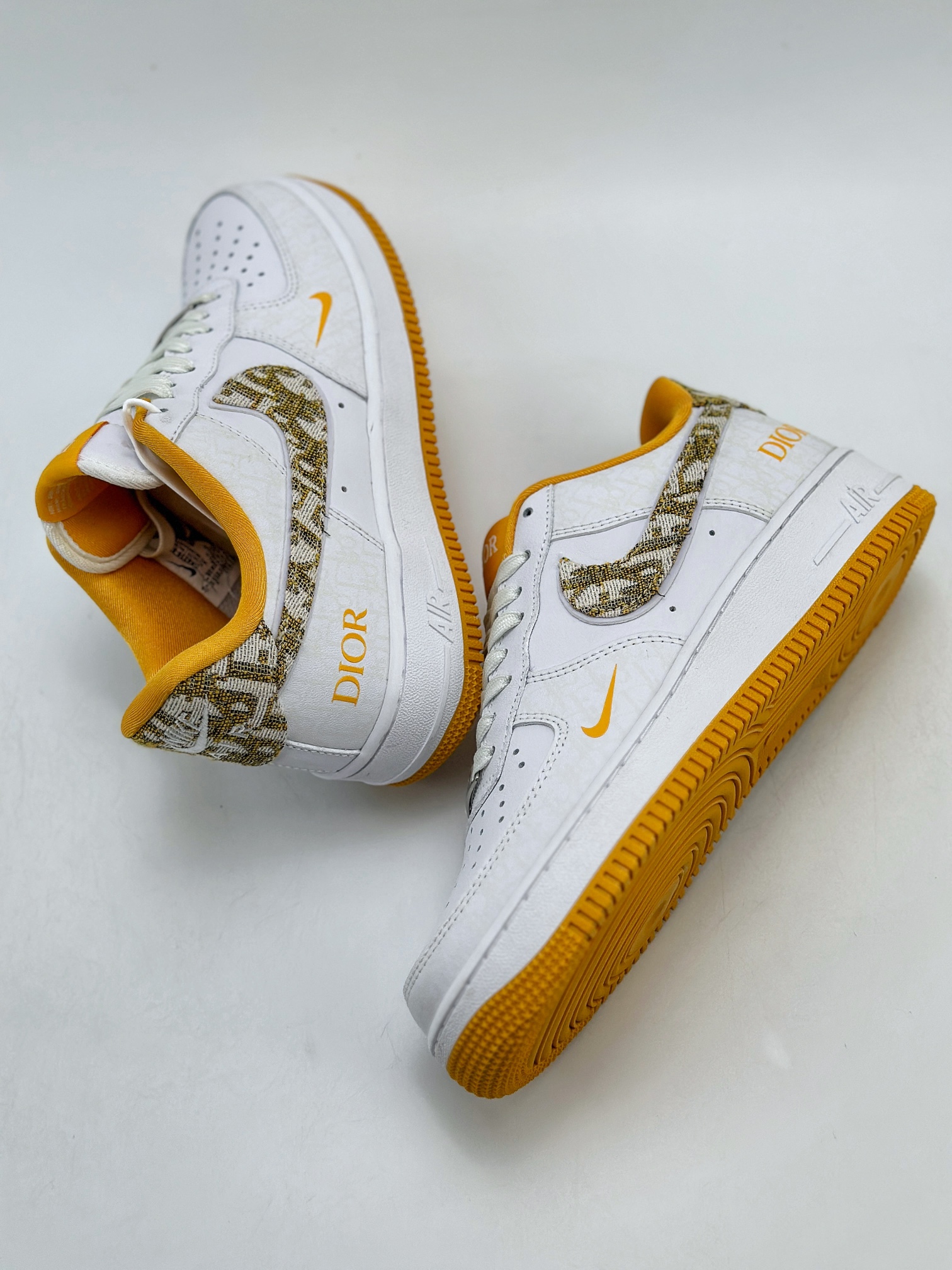 200 Nike Air Force 1 Low 07 x DIOR 白黄 DR6239-838