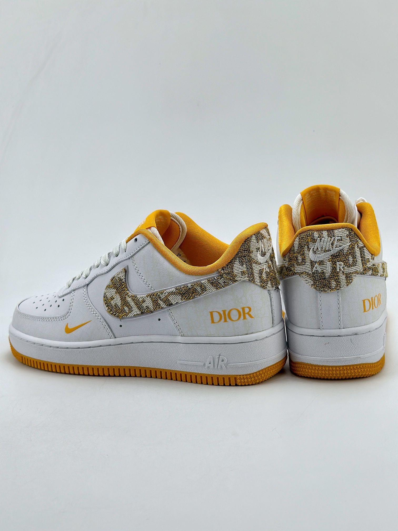 200 Nike Air Force 1 Low 07 x DIOR 白黄 DR6239-838