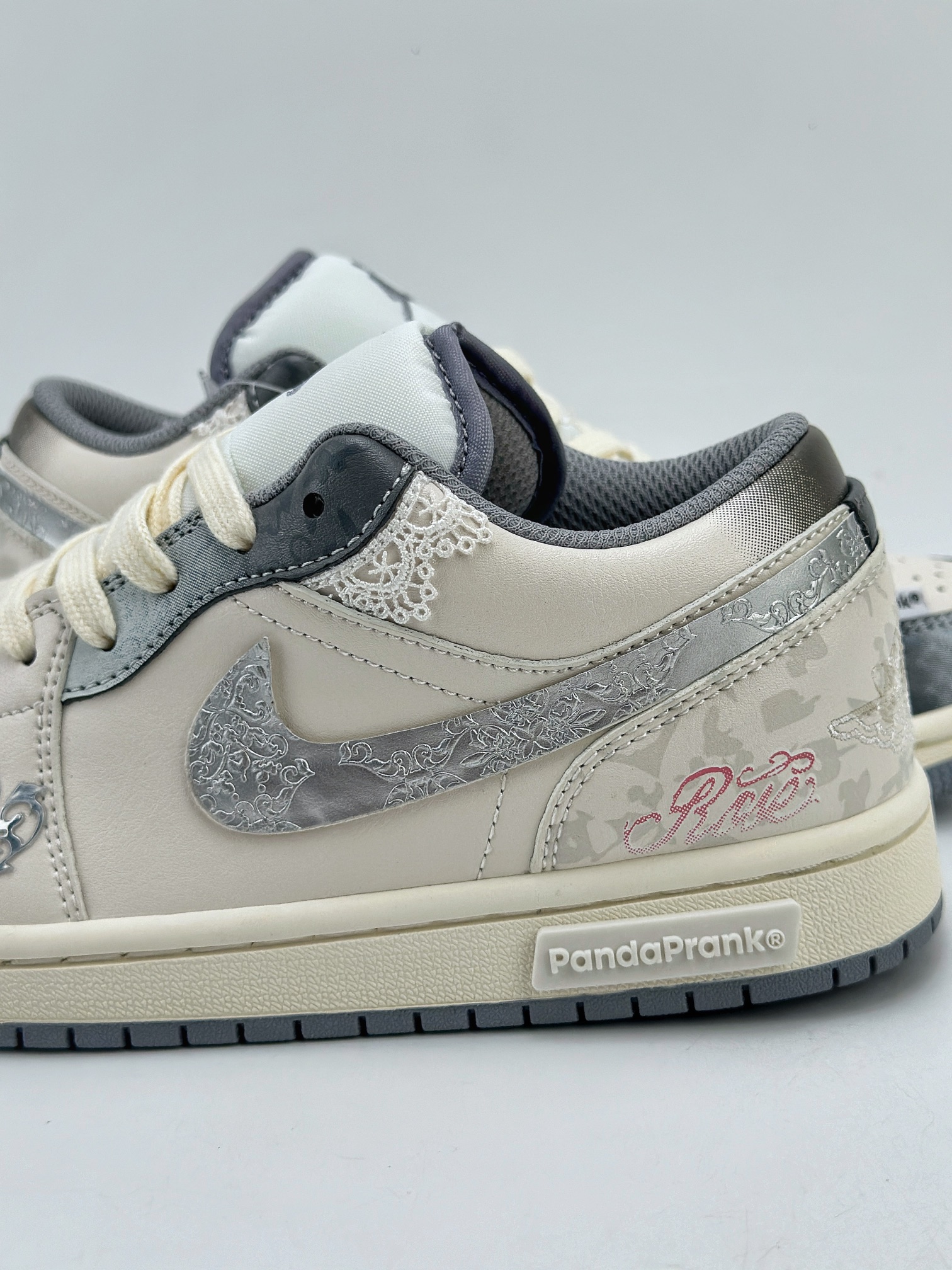 280 Air Jordan 1 Low 熊猫恶作剧 摩登薇境 553560-053