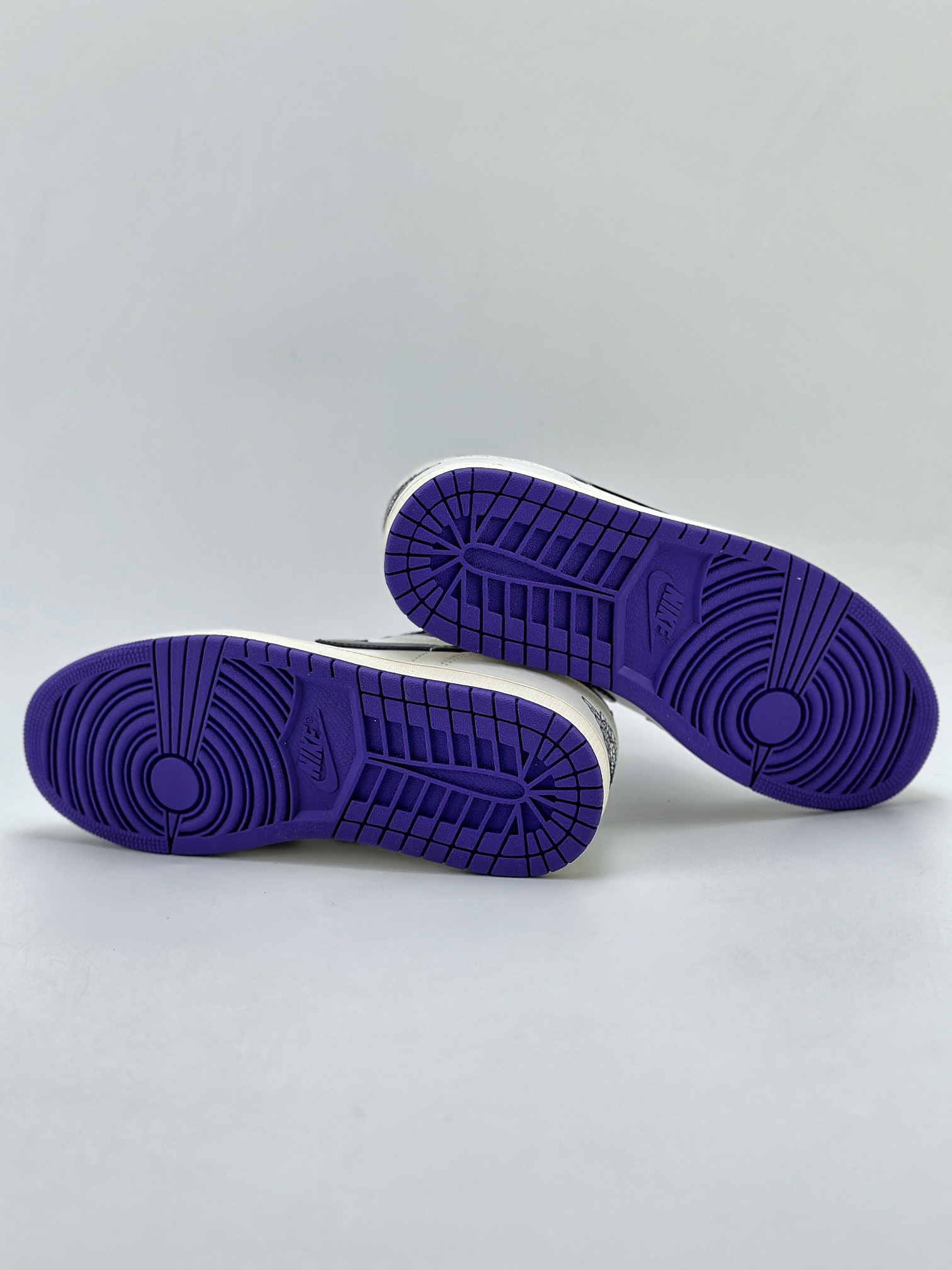 Air Jordan 1 Retro Low SE White Black Purple HF5759-101