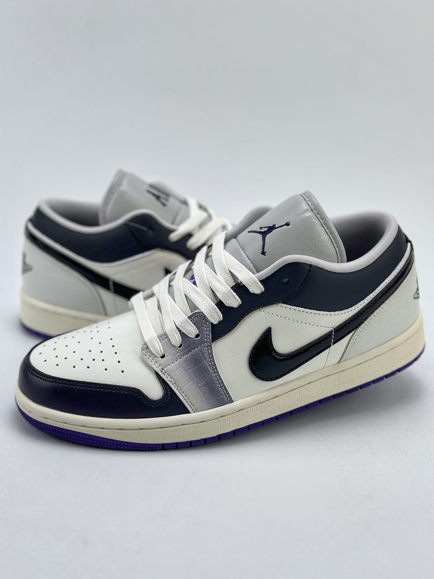 Air Jordan 1 Retro Low SE White Black Purple HF5759-101