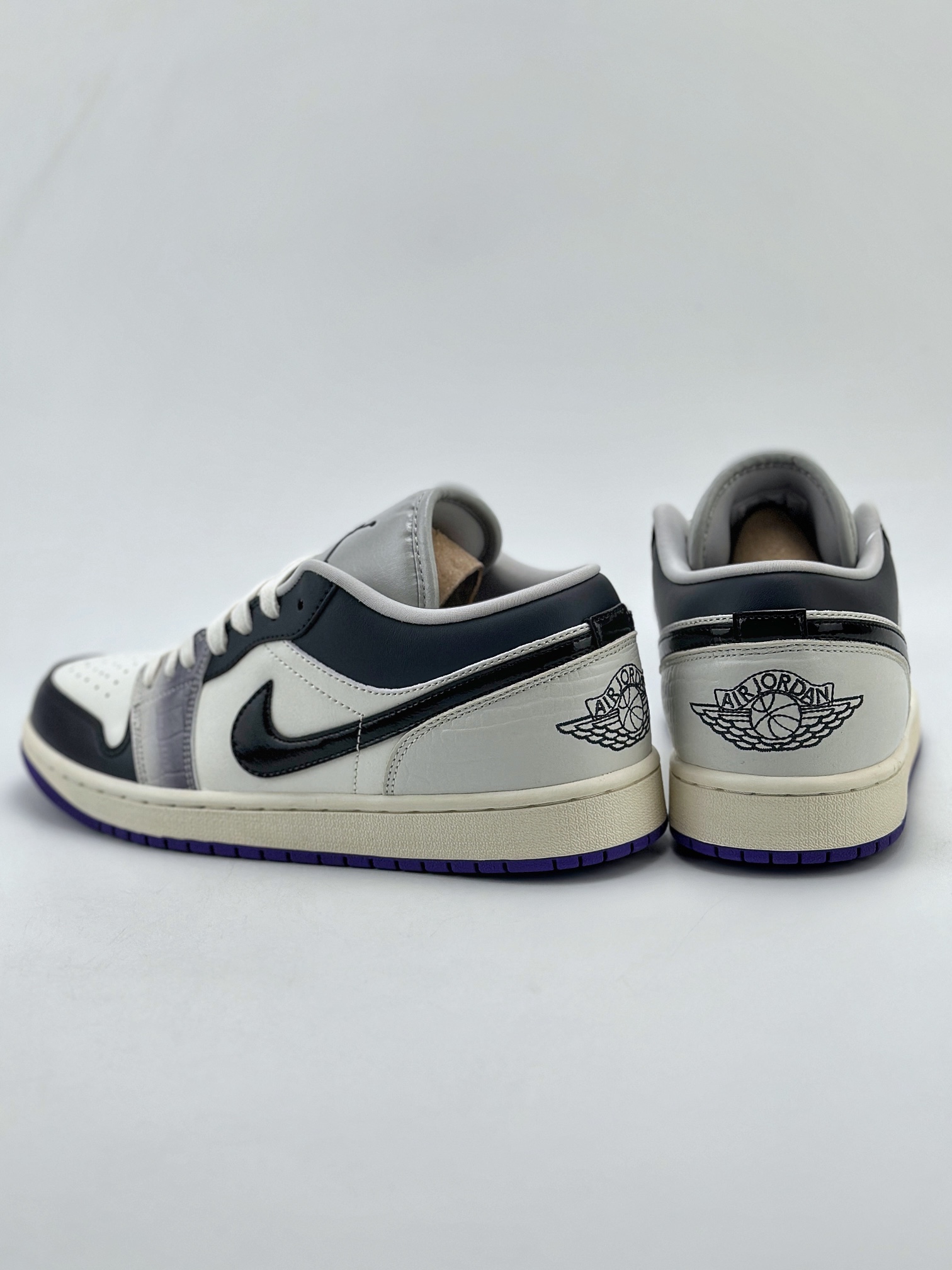 Air Jordan 1 Retro Low SE White Black Purple HF5759-101