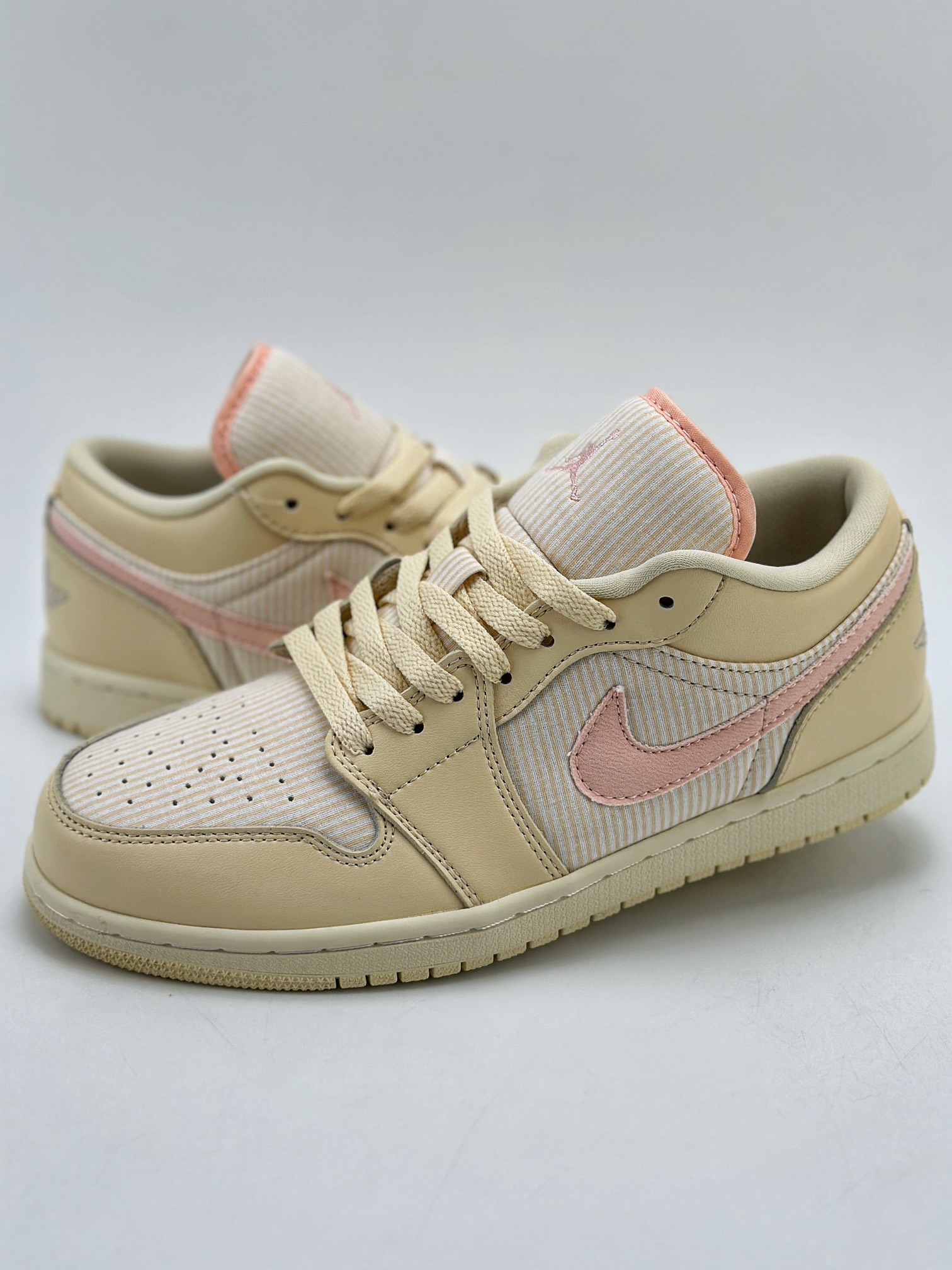 Air Jordan 1 Retro Low SE Beige Pink FQ1925-100
