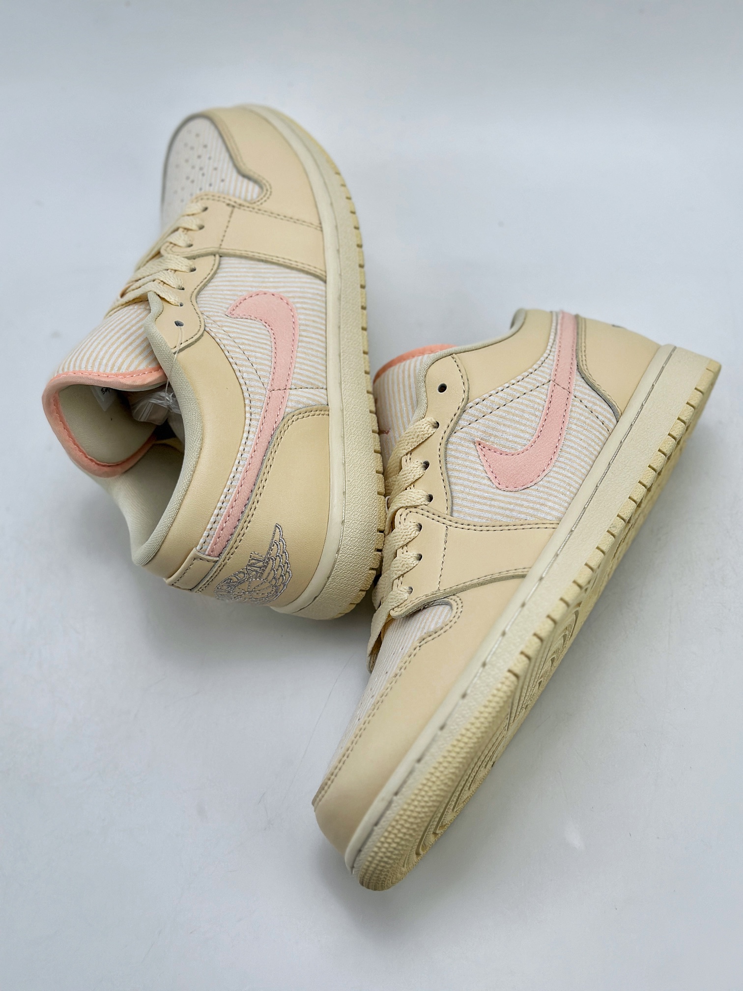 Air Jordan 1 Retro Low SE Beige Pink FQ1925-100