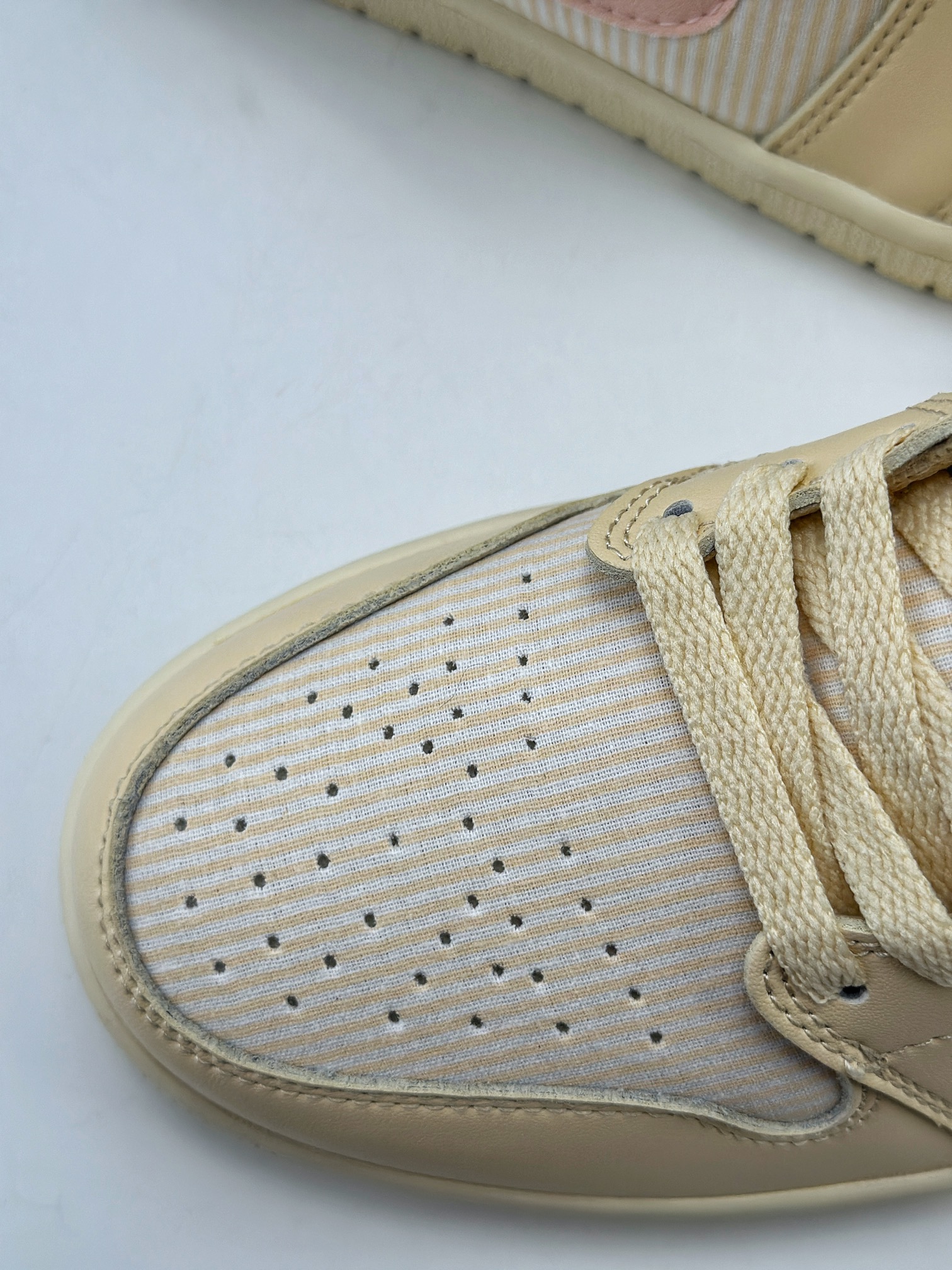 Air Jordan 1 Retro Low SE Beige Pink FQ1925-100