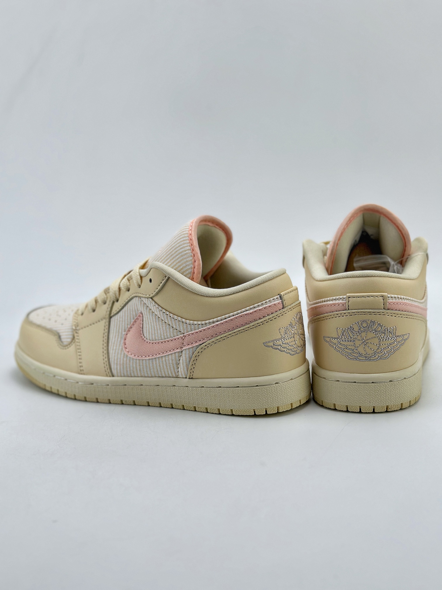 Air Jordan 1 Retro Low SE Beige Pink FQ1925-100