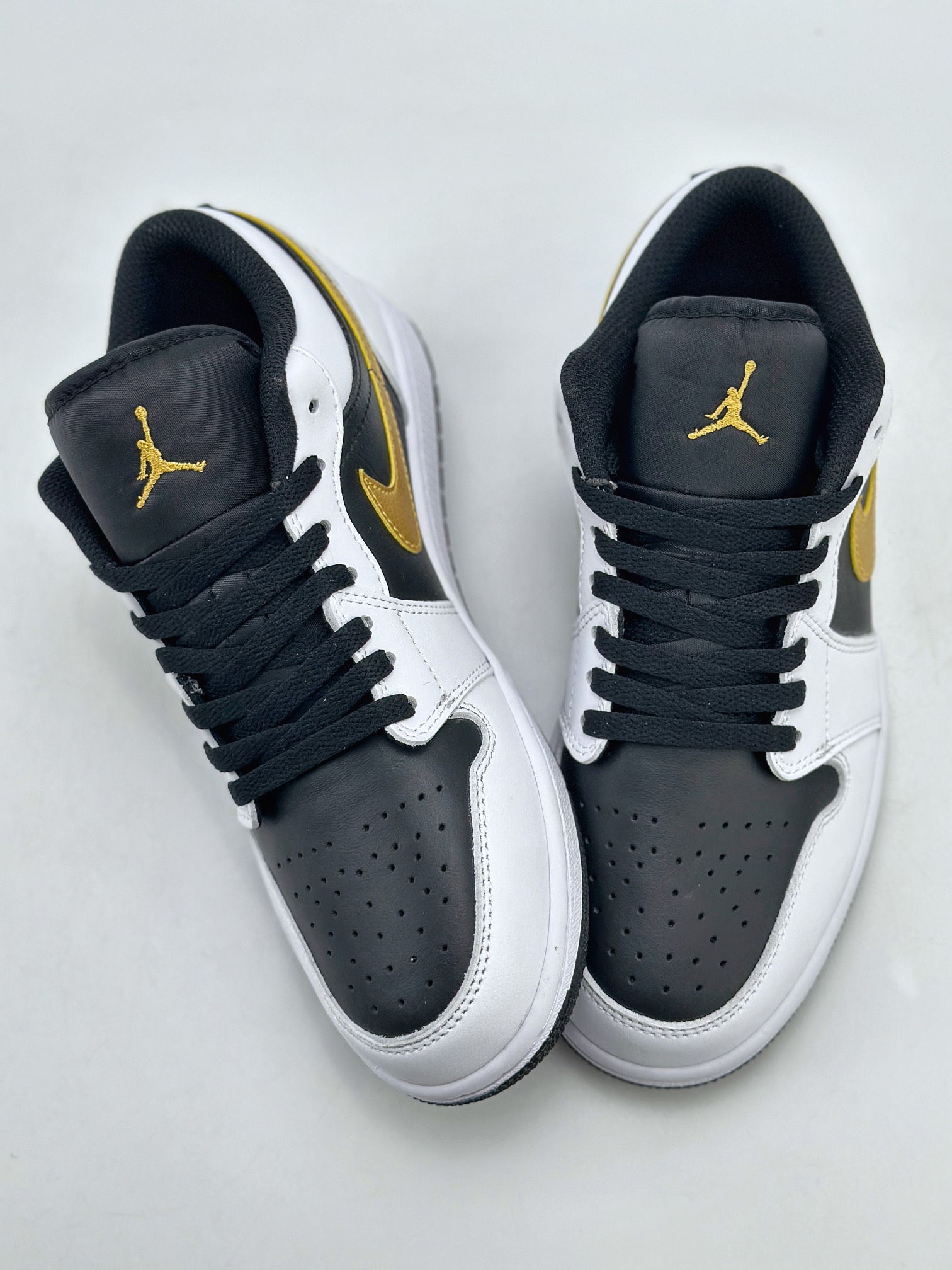 Air Jordan 1 Retro Low White Black Gold 553558-172