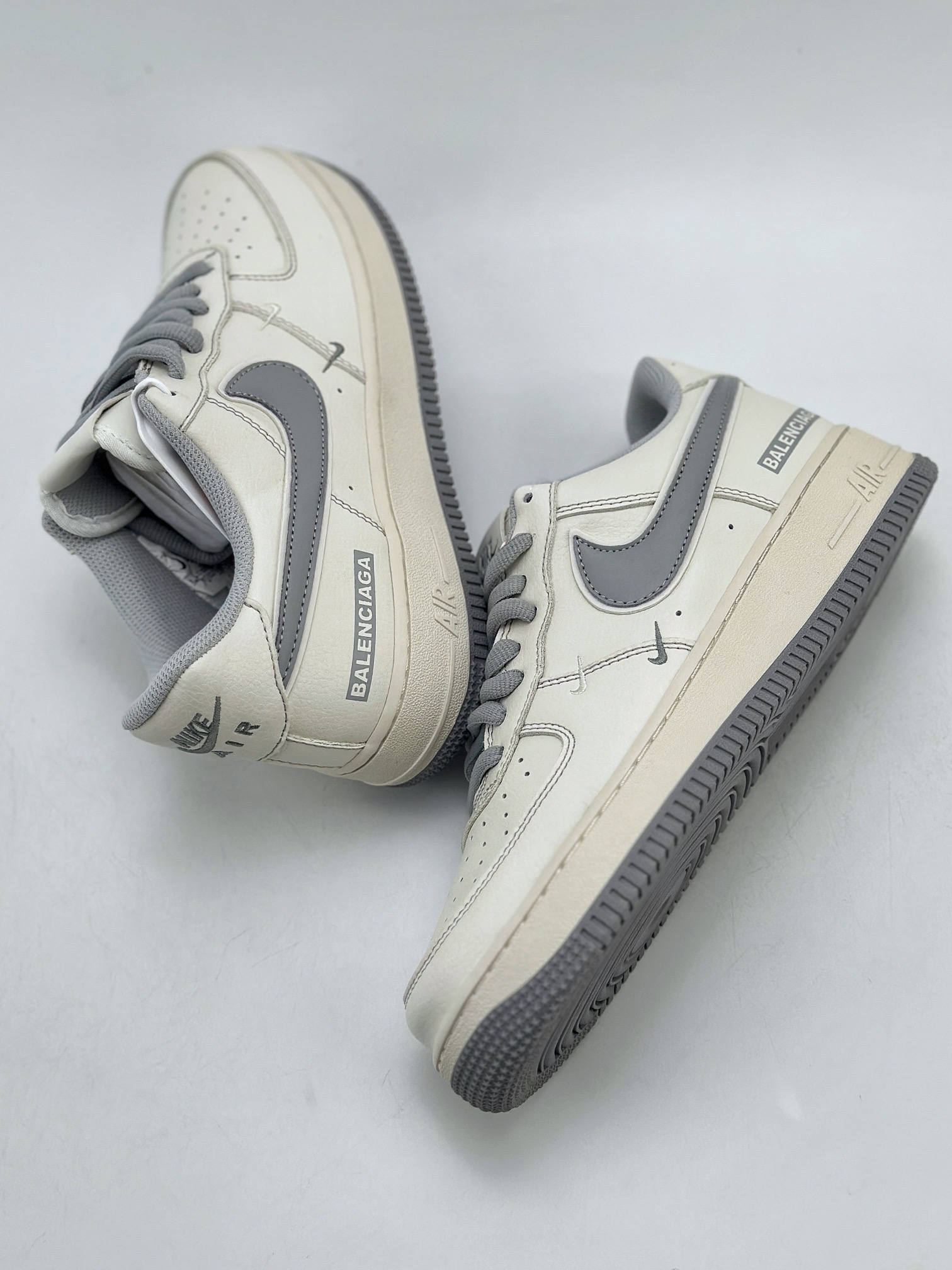 240 Nike Air Force 1 Low 07 x Balenciaga 白灰 FR0538-091