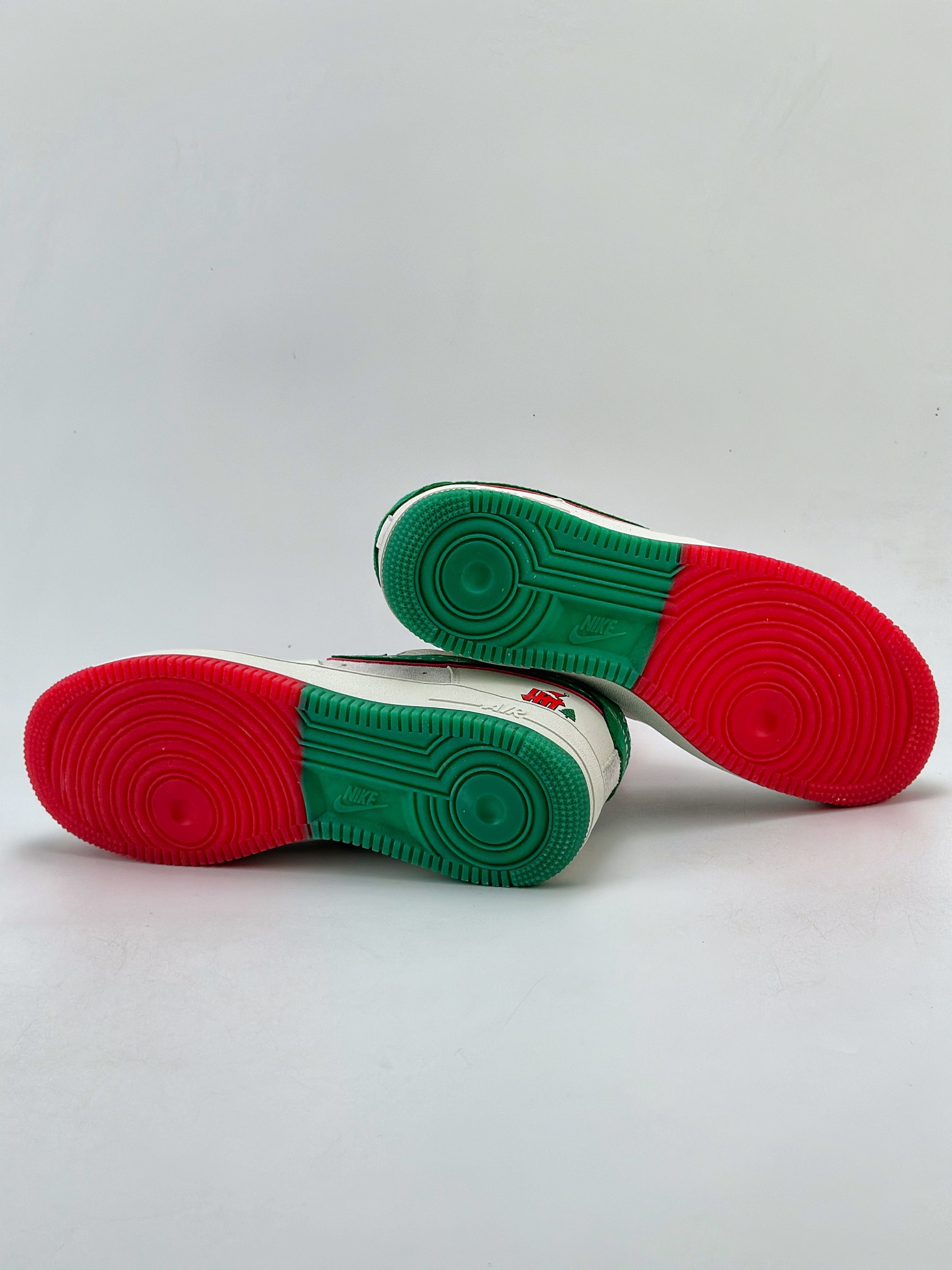 Nike Air Force 1 Low 07 x Styssy Christmas White Green Red DH6239-839