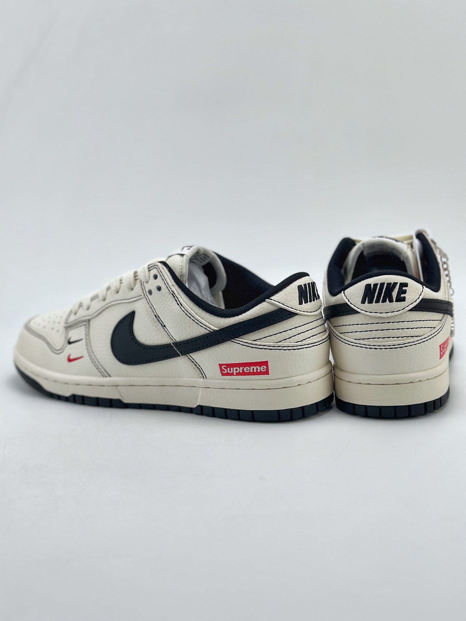 Nike SB Dunk Low x Supreme White Black Triple Hook XX2025-316